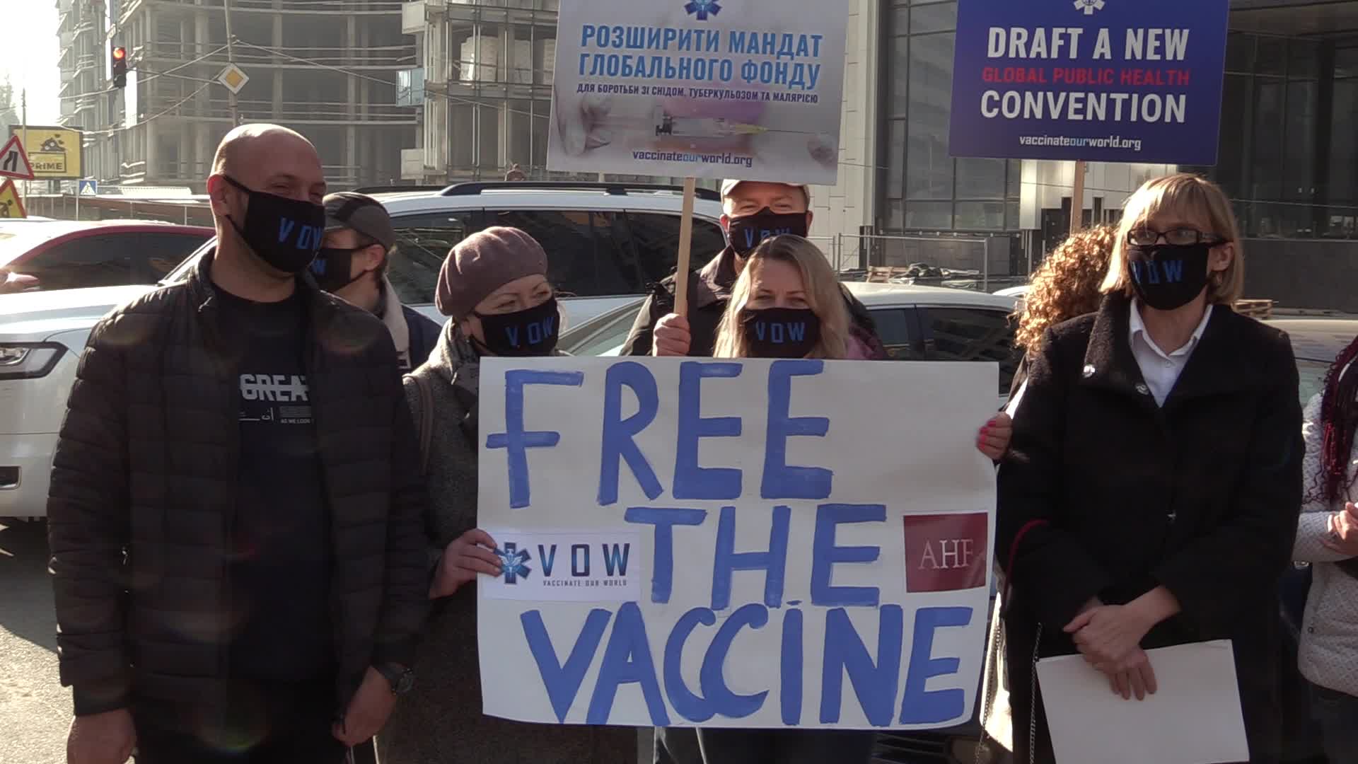 'Vaccinate our world' rally in Ukraine