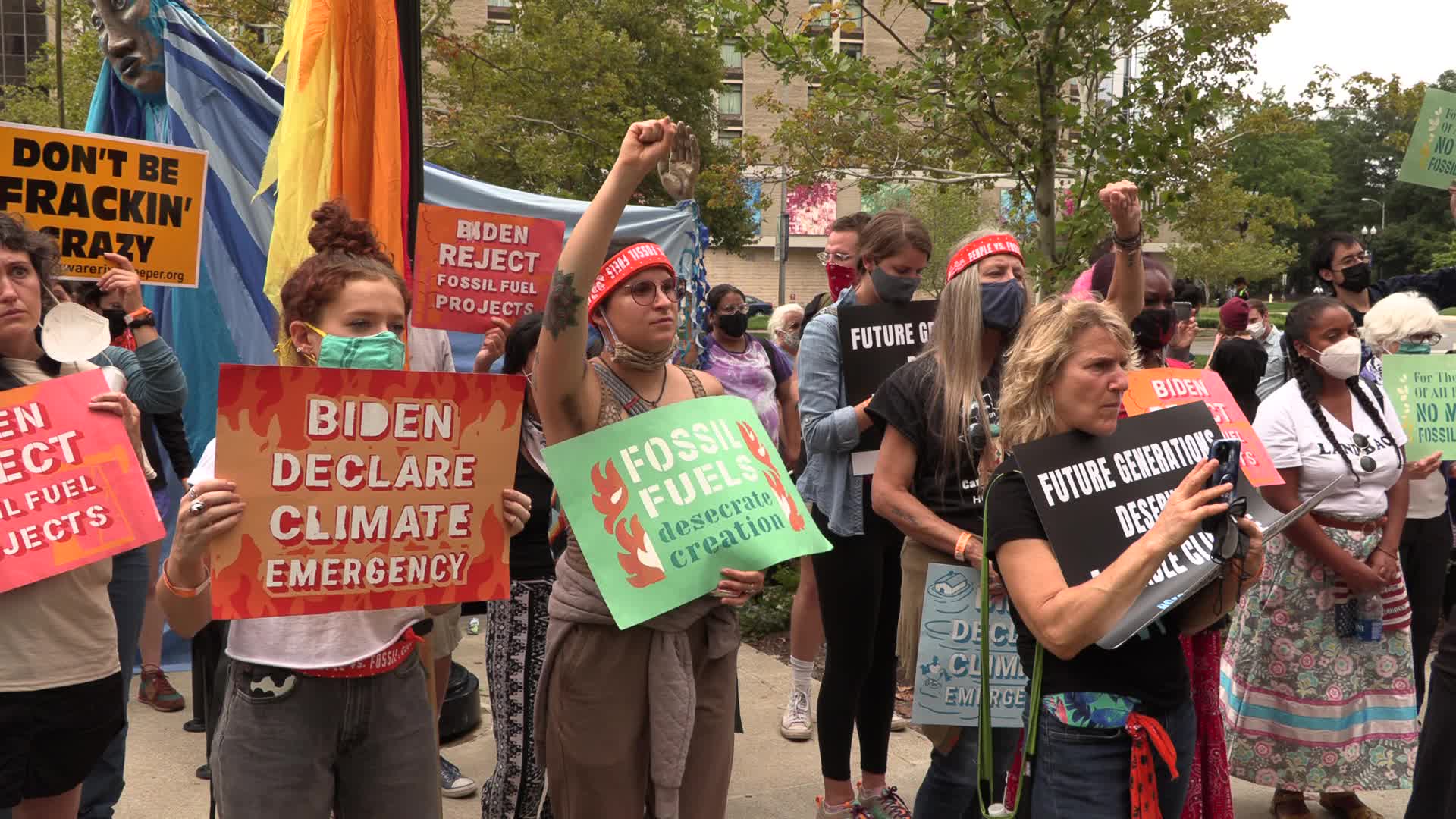 Virginia: Climate activists confront Jaime Pinkham 