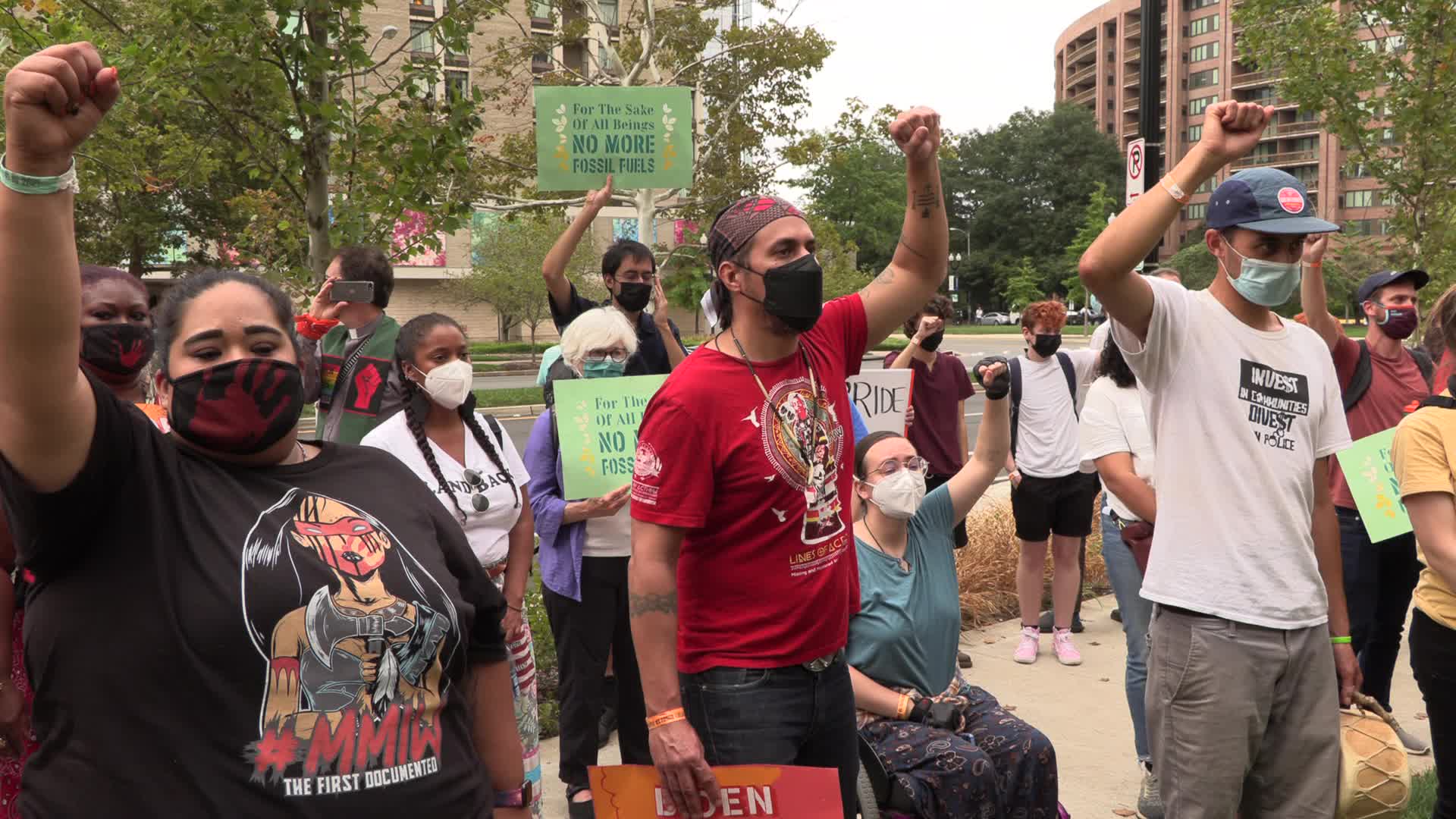 Virginia: Climate activists confront Jaime Pinkham 