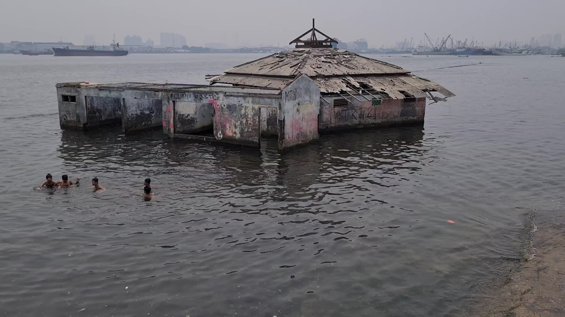 Jakarta is in danger of sinking