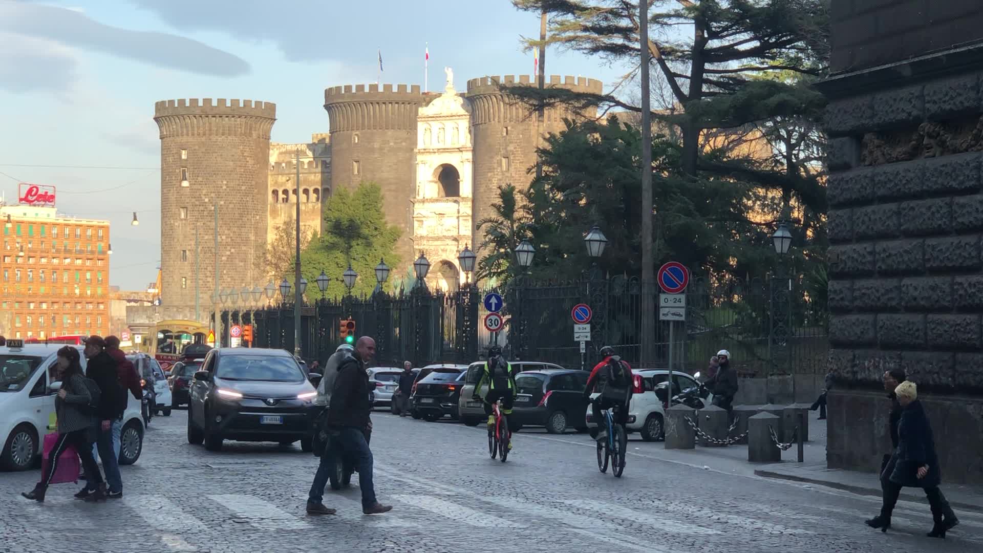 Daily Life In Naples