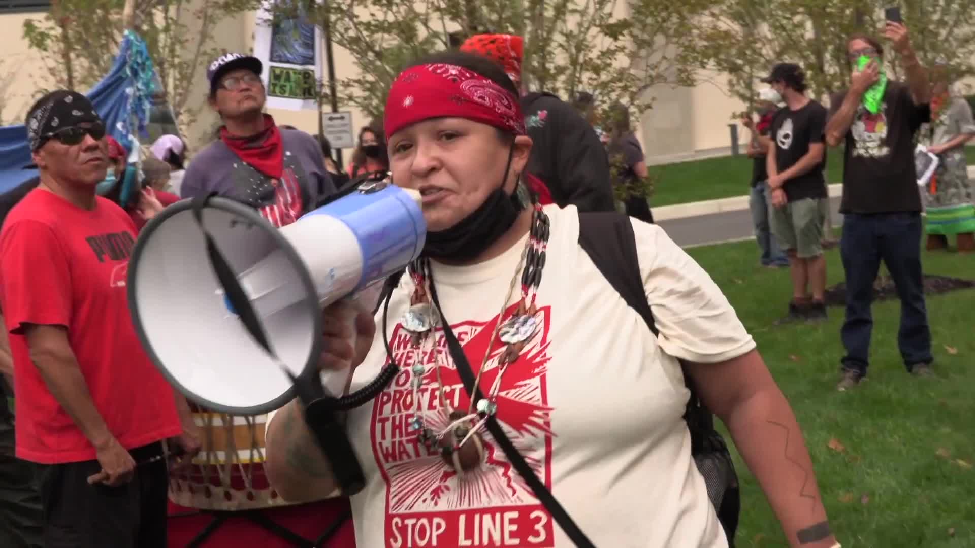 Virginia: Climate activists confront Jaime Pinkham 