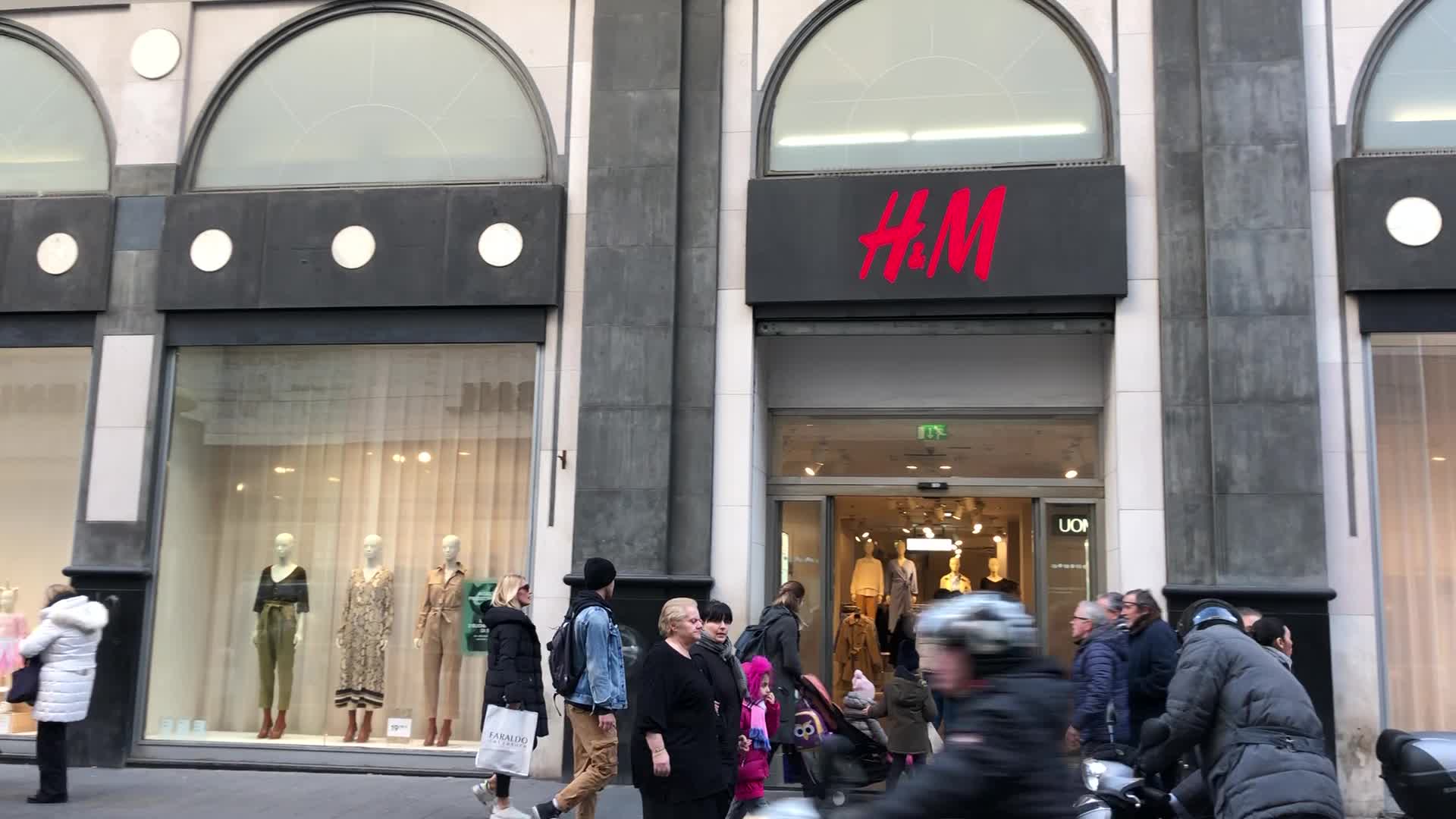 Daily Life In Naples