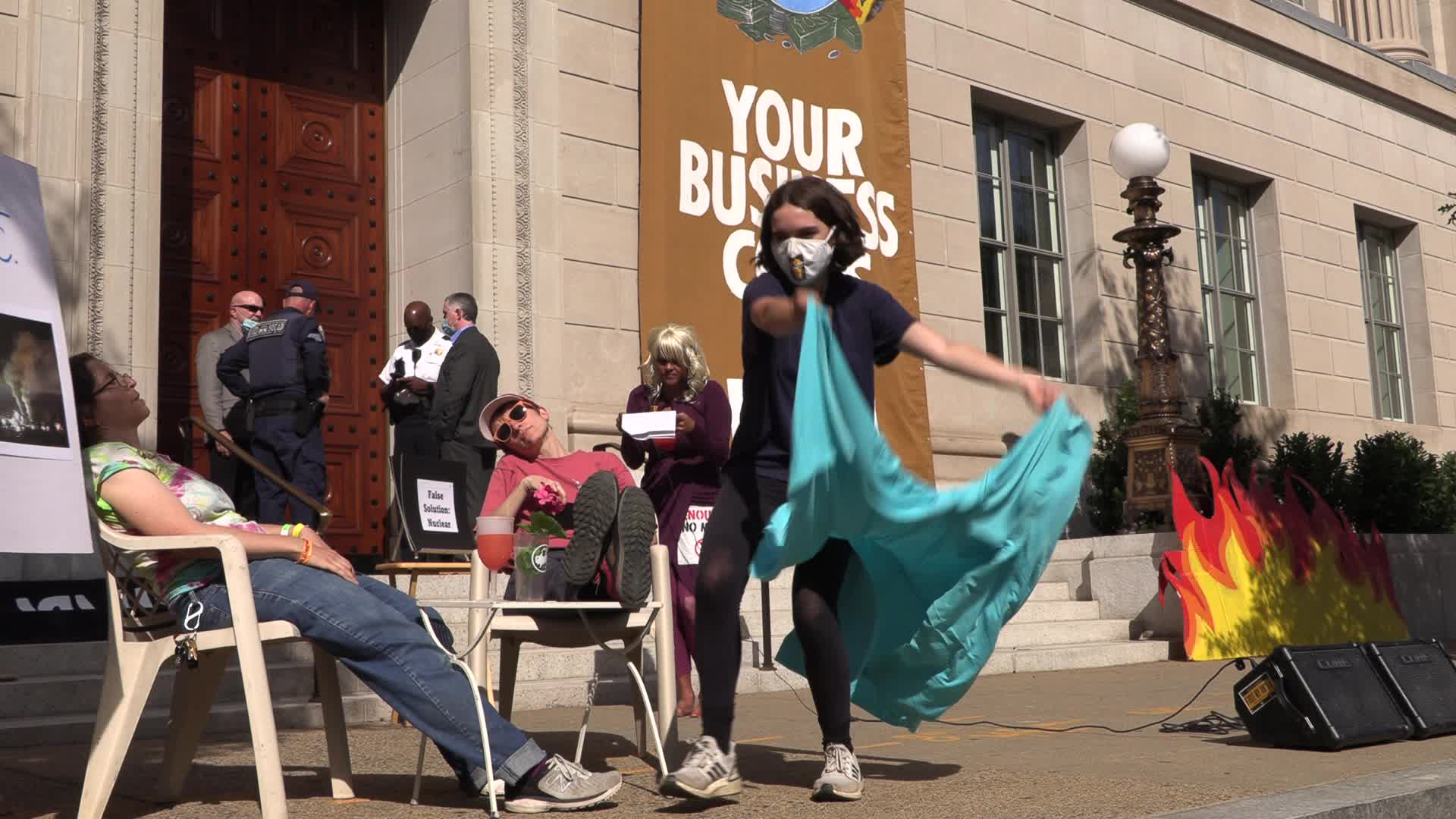 DC: Extinction Rebellion Disrupts Chamber of Commerce