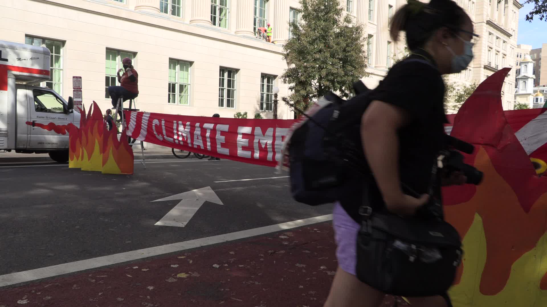 DC: Extinction Rebellion Disrupts Chamber of Commerce
