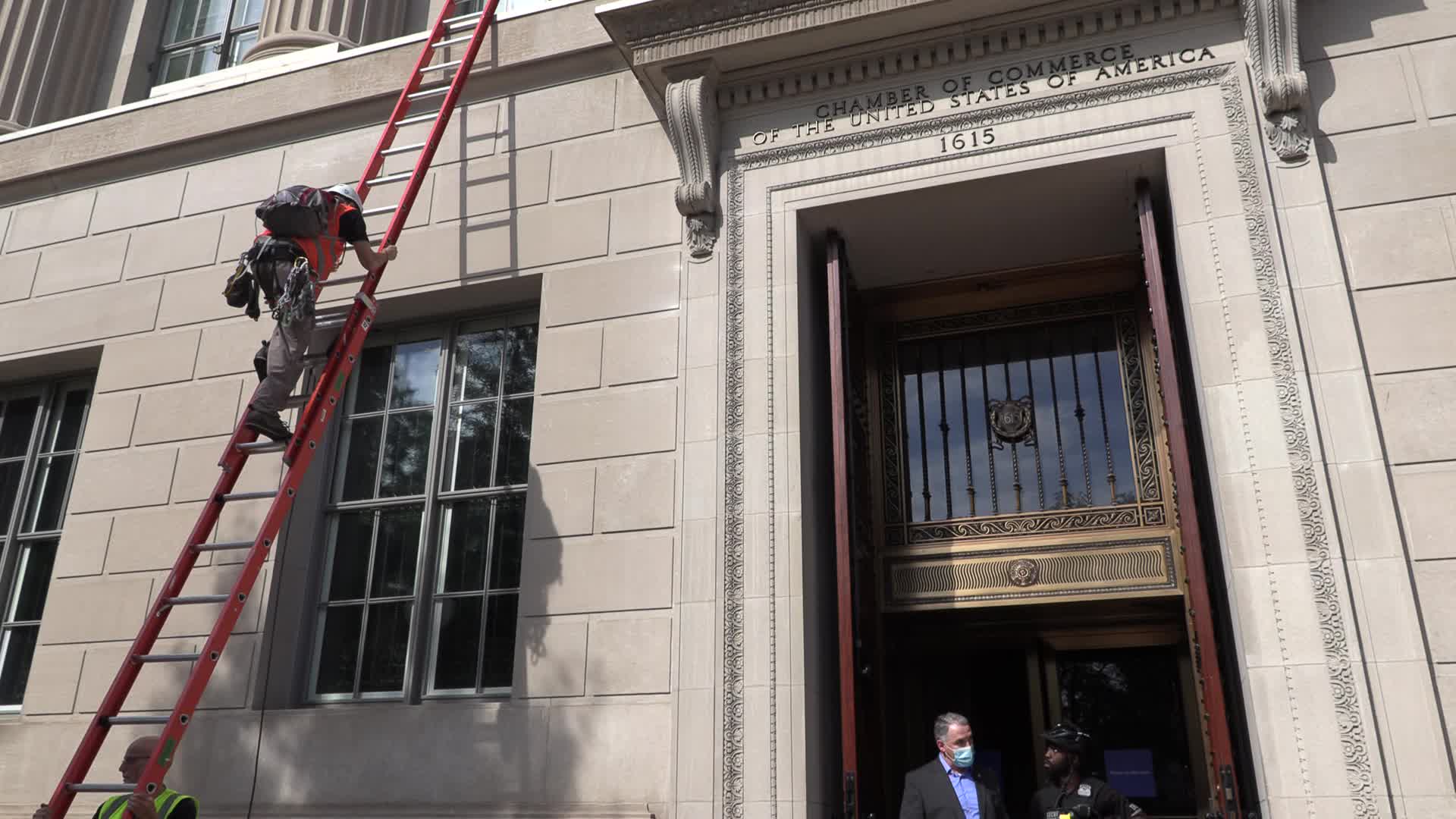 DC: Extinction Rebellion Disrupts Chamber of Commerce
