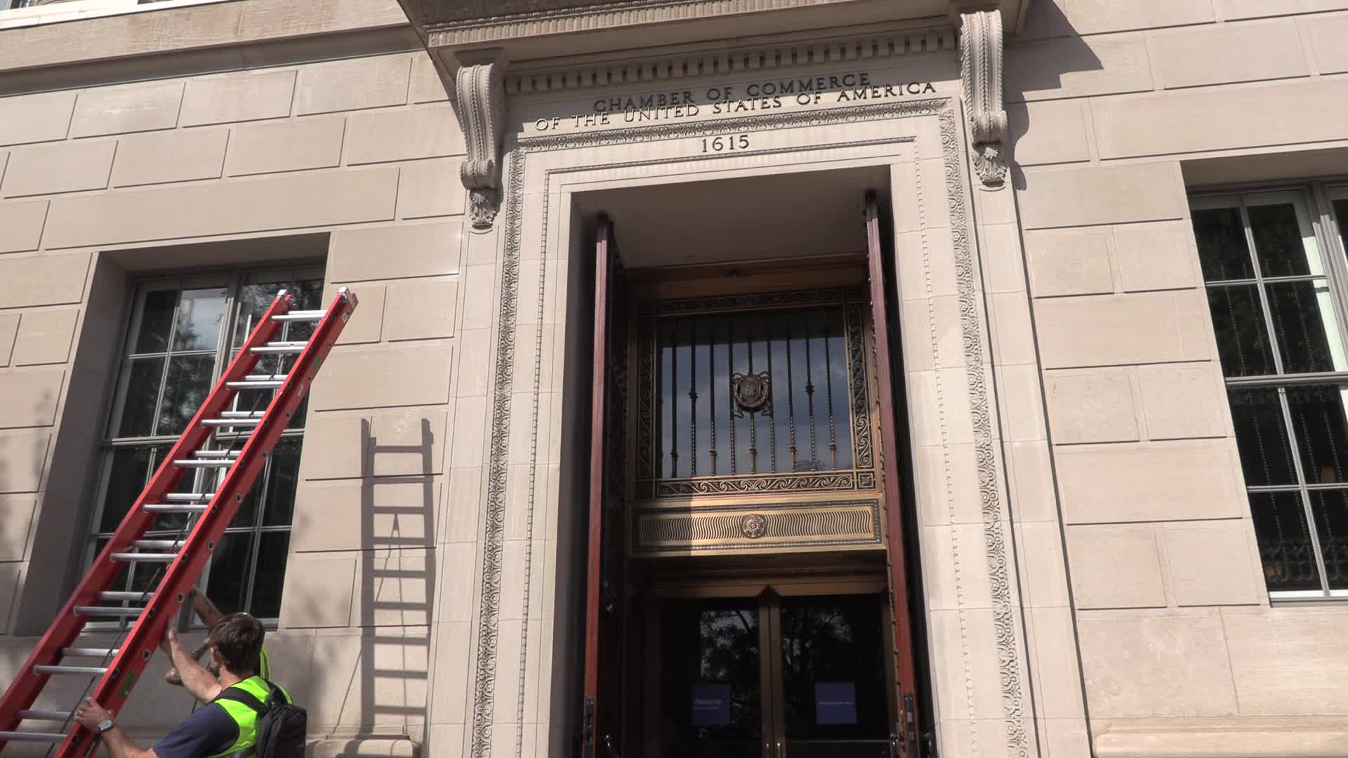 DC: Extinction Rebellion Disrupts Chamber of Commerce