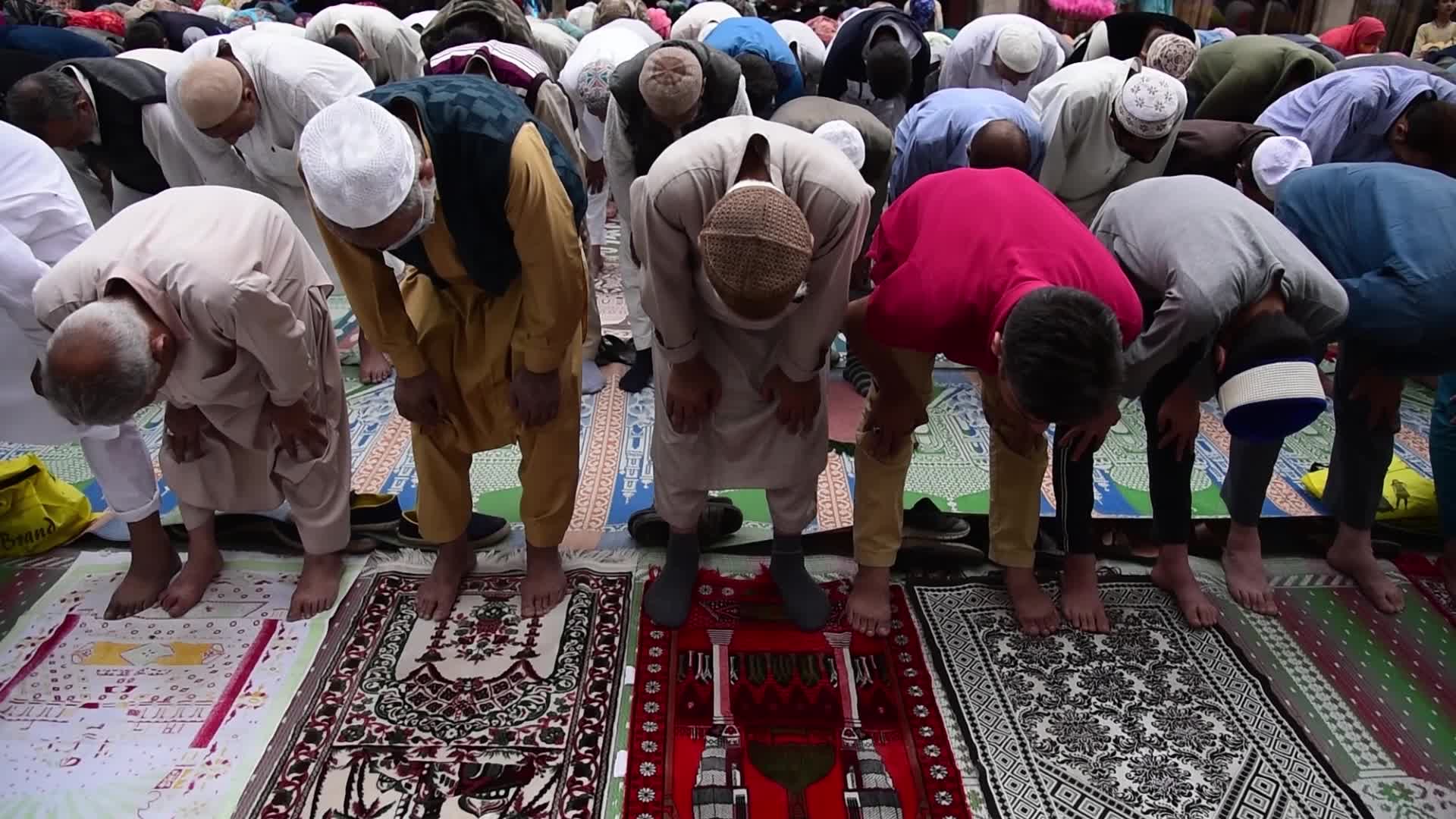 Special mass prayers In Kashmir