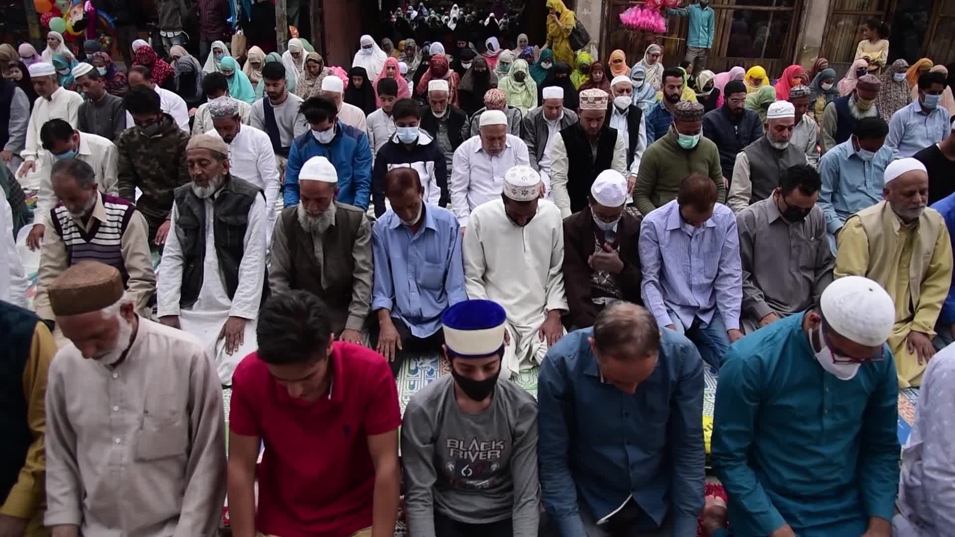Special mass prayers In Kashmir
