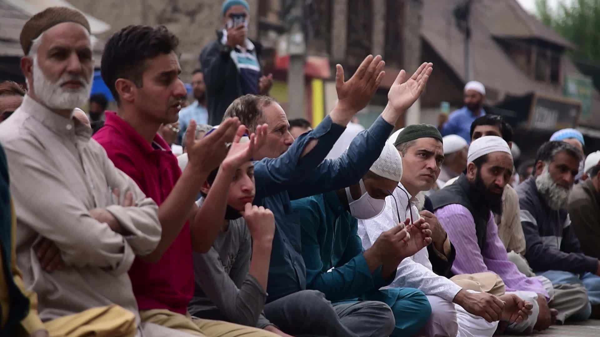Special mass prayers In Kashmir