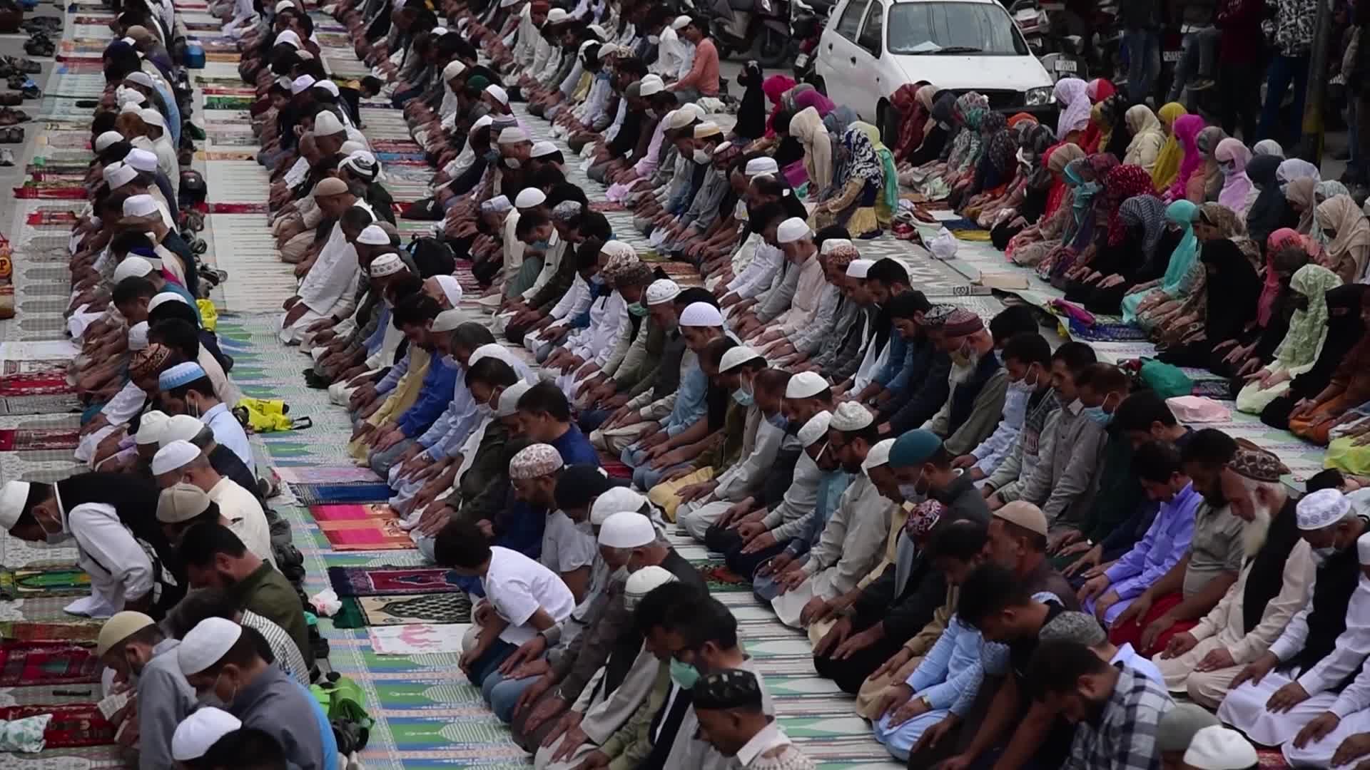 Special mass prayers In Kashmir
