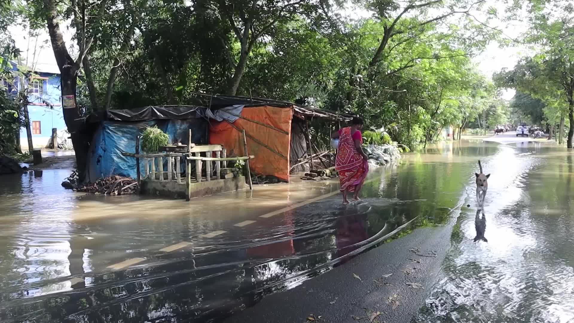 Eastern Indian state West Bengal hit by massive flood 
