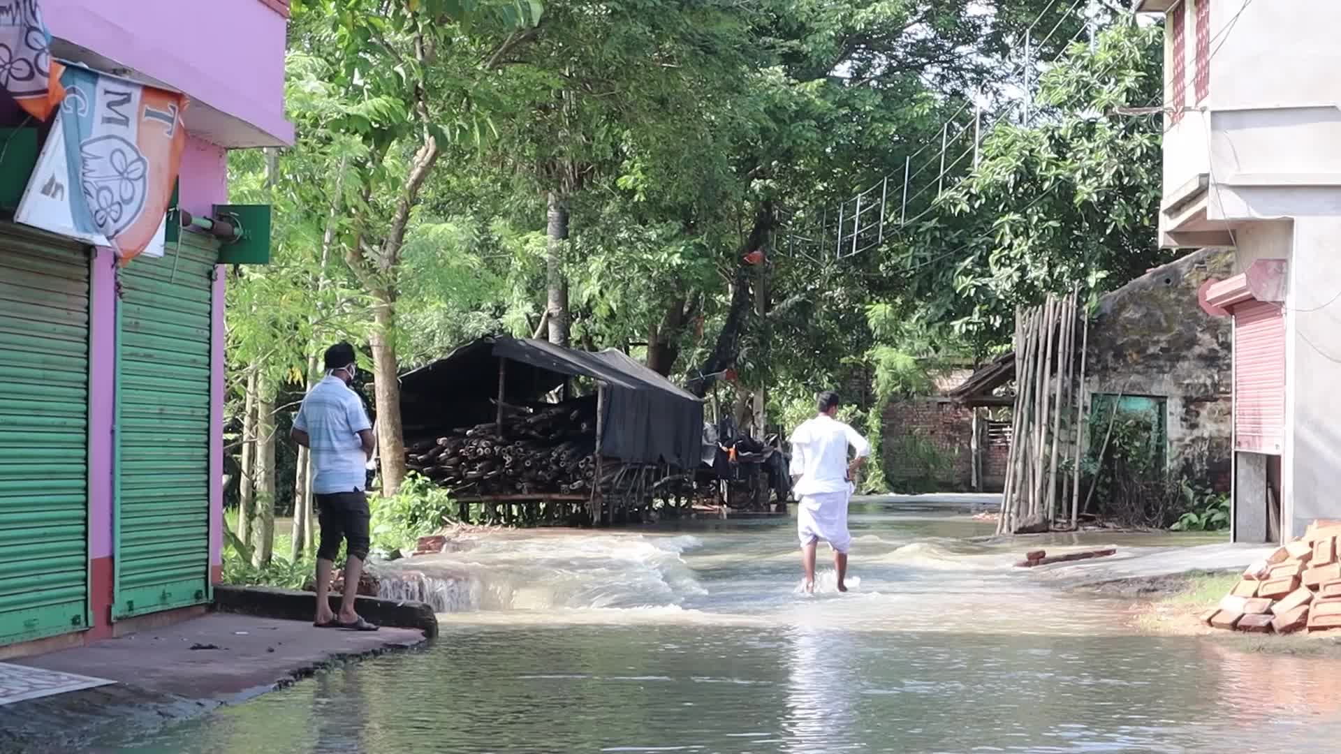 Eastern Indian state West Bengal hit by massive flood 