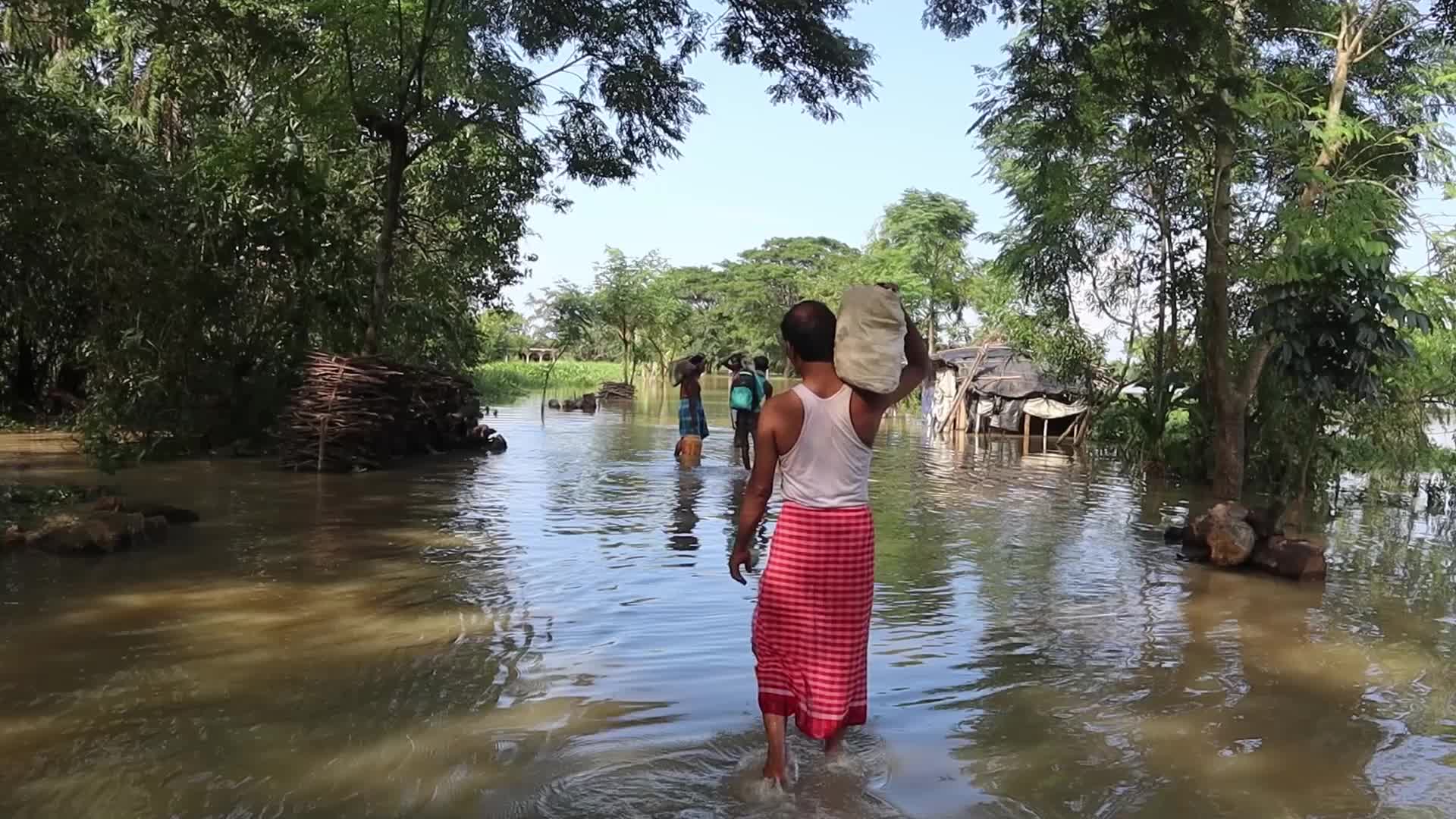 Eastern Indian state West Bengal hit by massive flood 