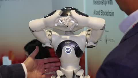 Robots Interact With Human At Mobile World Congress