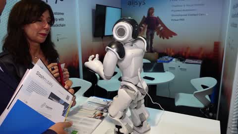 Robots Interact With Human At Mobile World Congress