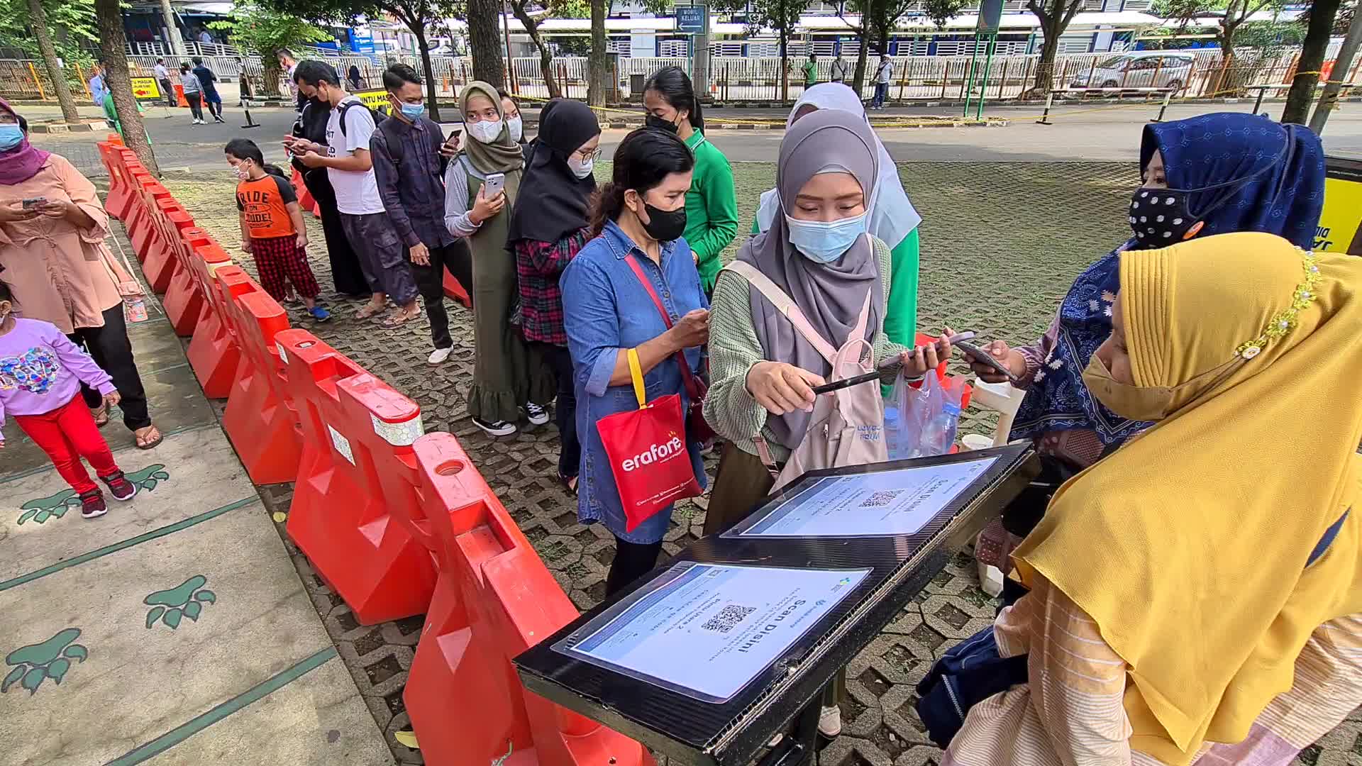 Zoo reopens in Jakarta, Indonesia