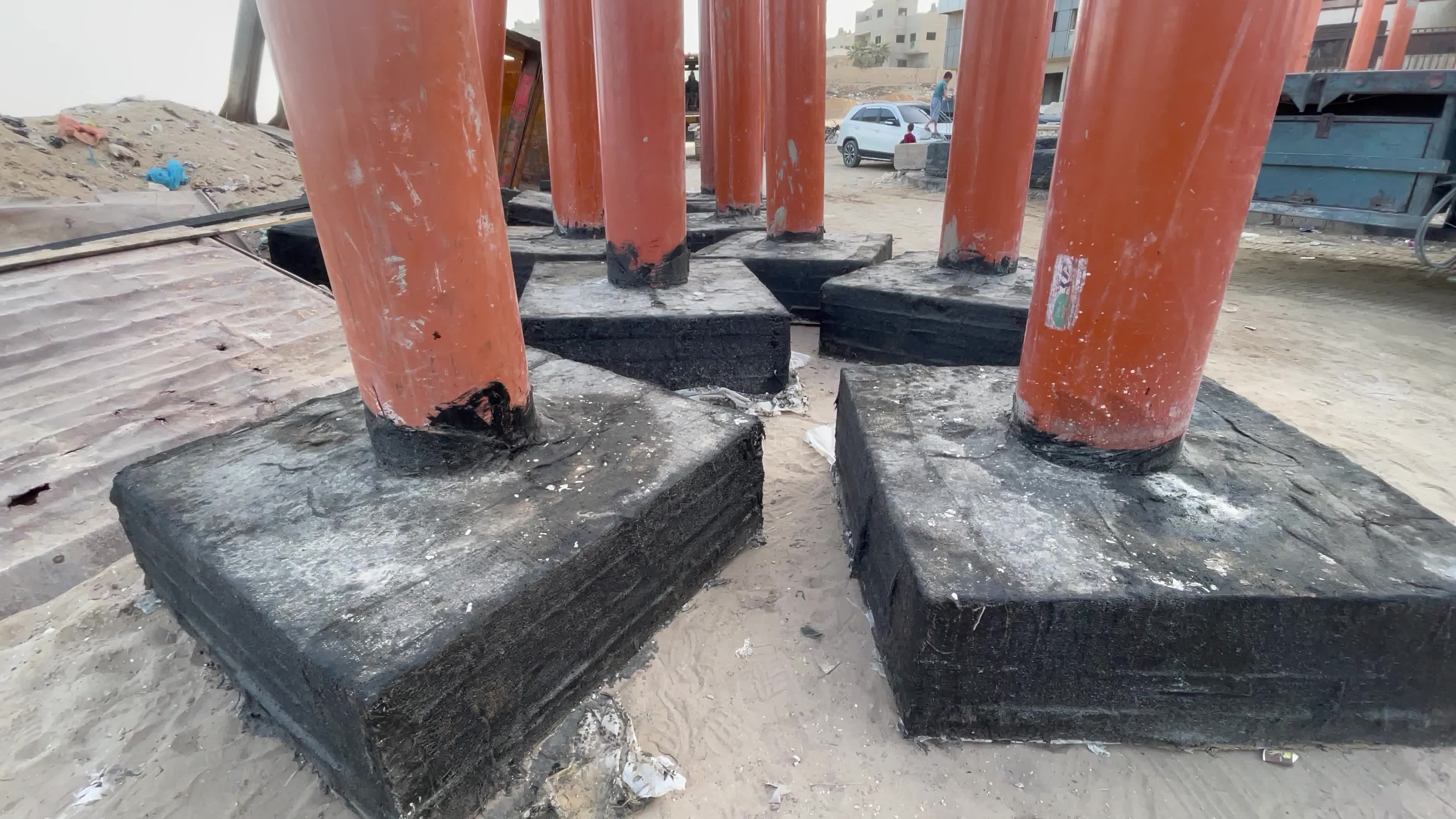 Bulldozer to build the coffee shop "Citadel" in Gaza