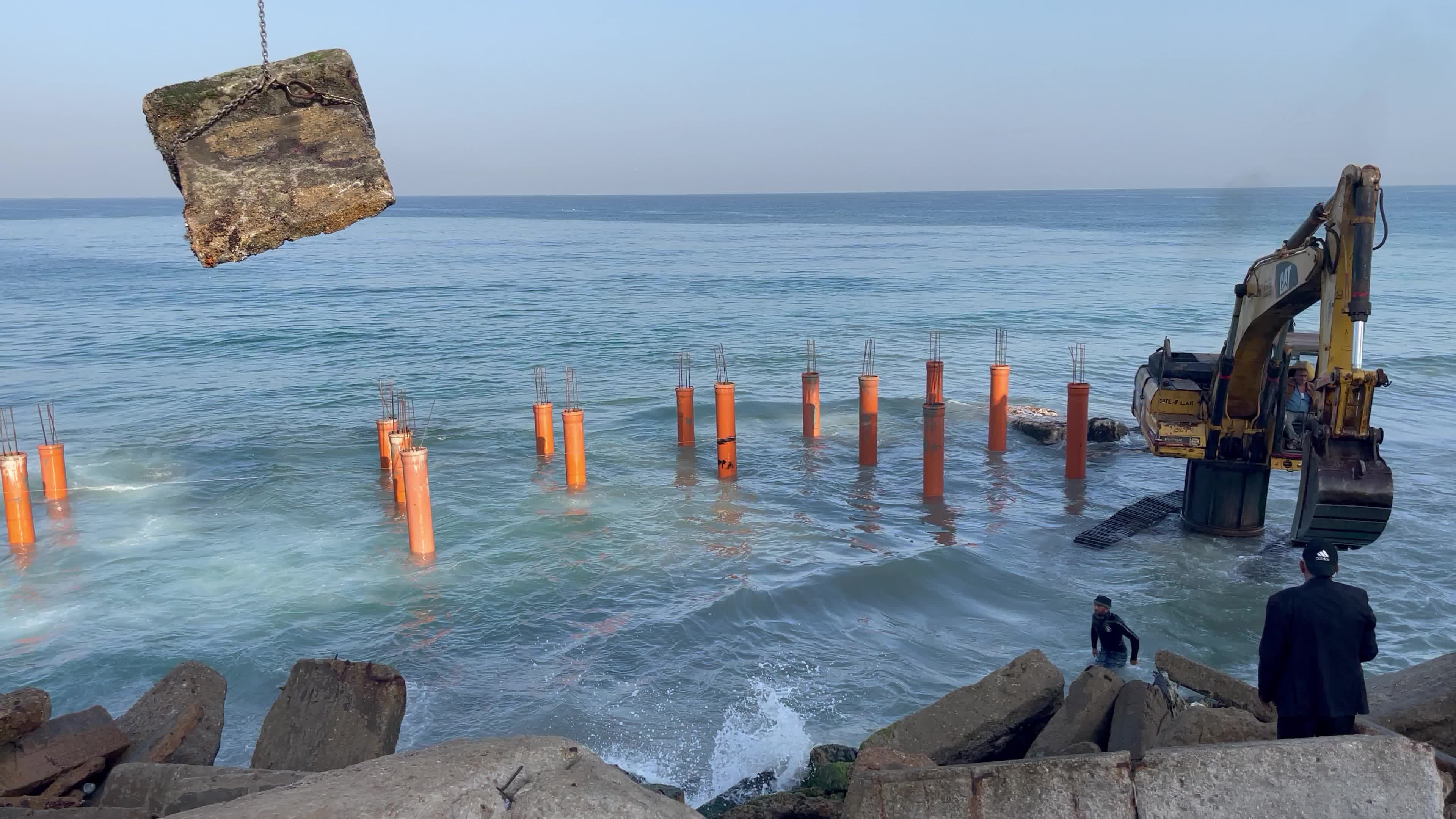 Bulldozer to build the coffee shop "Citadel" in Gaza