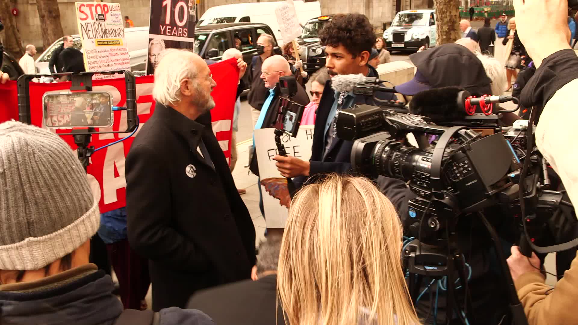 Supporters of Wikileaks founder Julian Assange protest in London