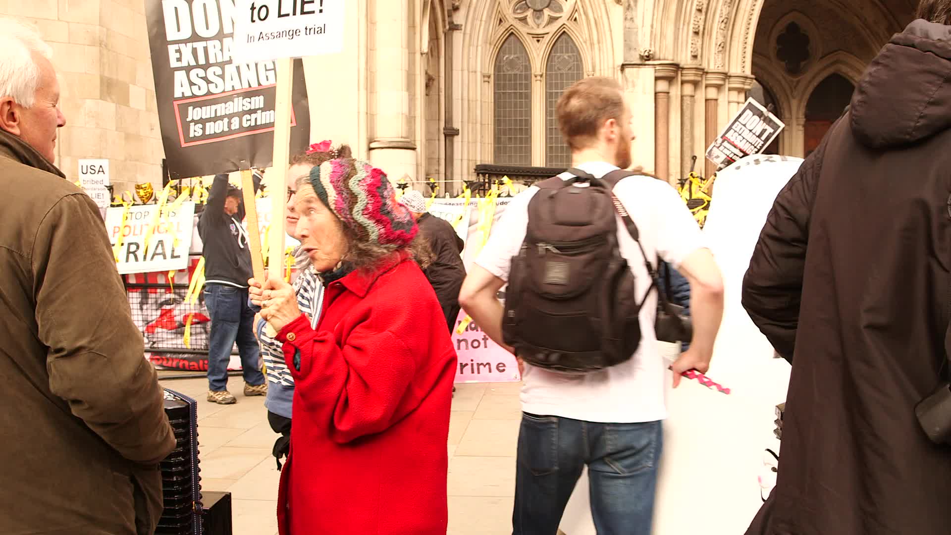 Supporters of Wikileaks founder Julian Assange protest in London