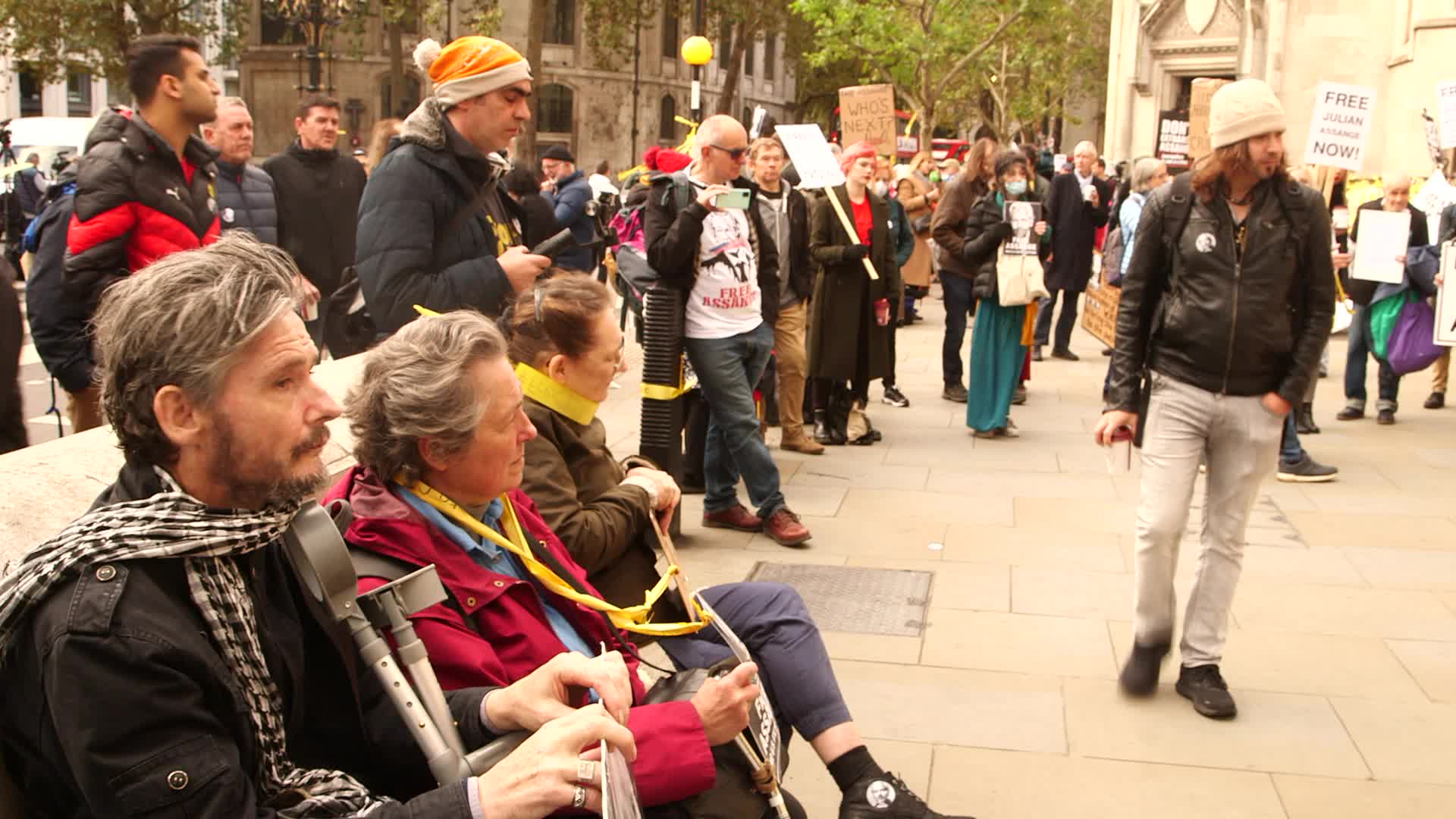 Supporters of Wikileaks founder Julian Assange protest in London