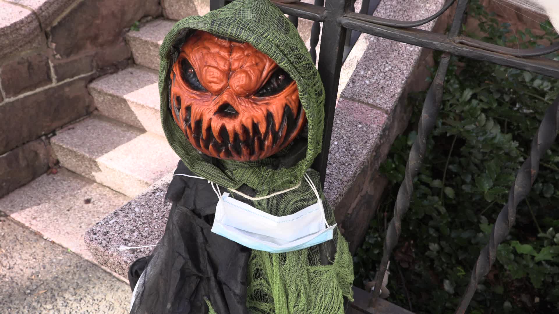 NYC: Halloween decorations
