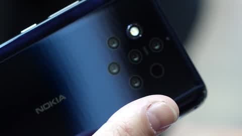 The new Nokia 9 PureView with 5 cameras
