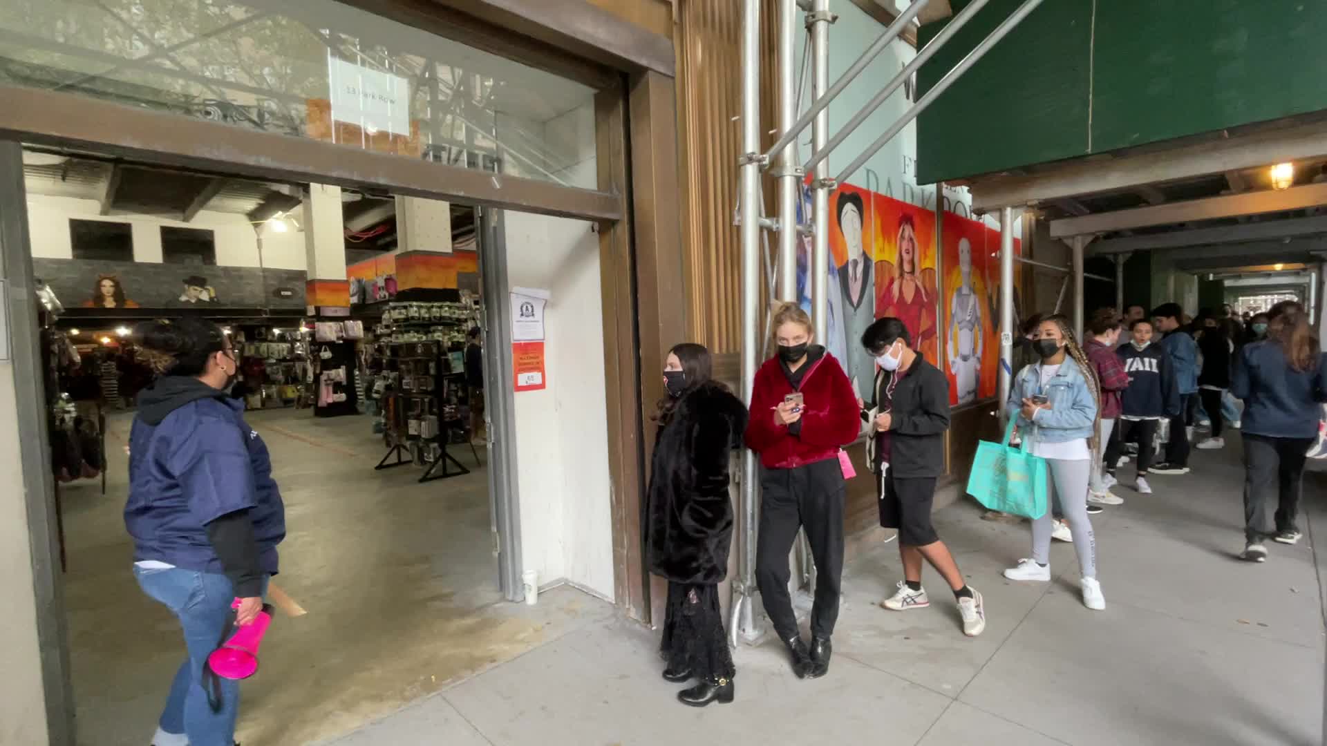 NYC: Halloween Costume Store