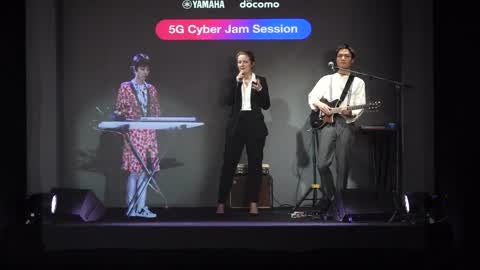 Virtual show with a hologram in 5G - Mobile World Congress