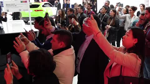 Virtual show with a hologram in 5G - Mobile World Congress