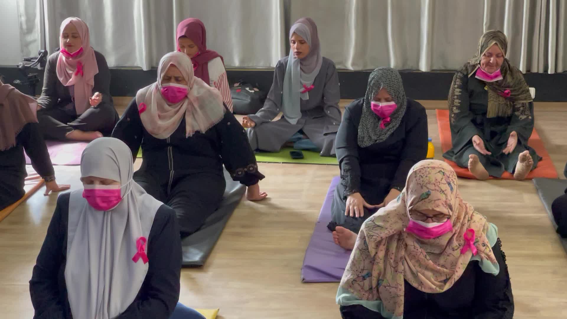 Palestinian cancer patients practise yoga