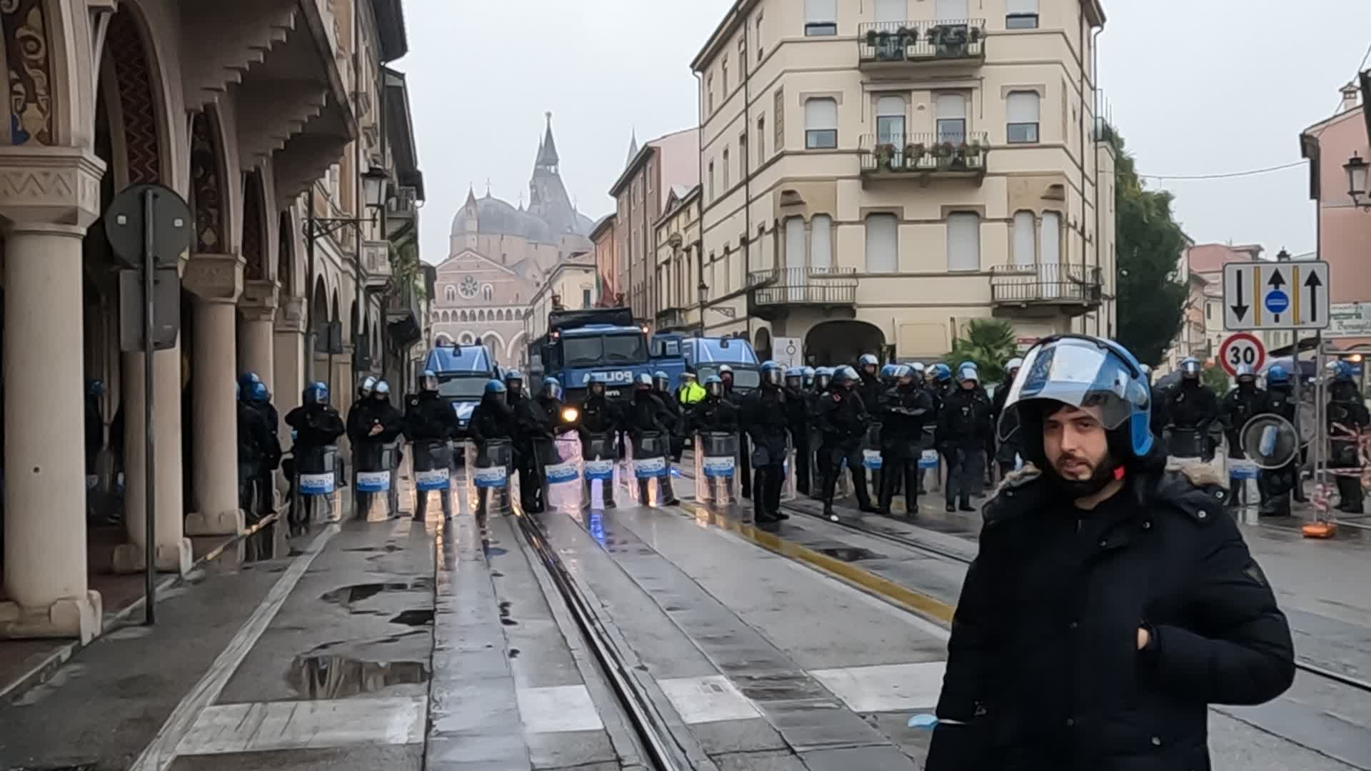 Police in riot gear in Prato della Valle