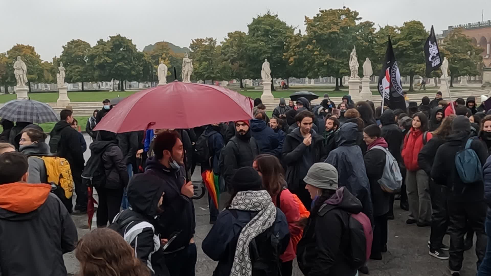 Social centers gathered in Prato della Valle