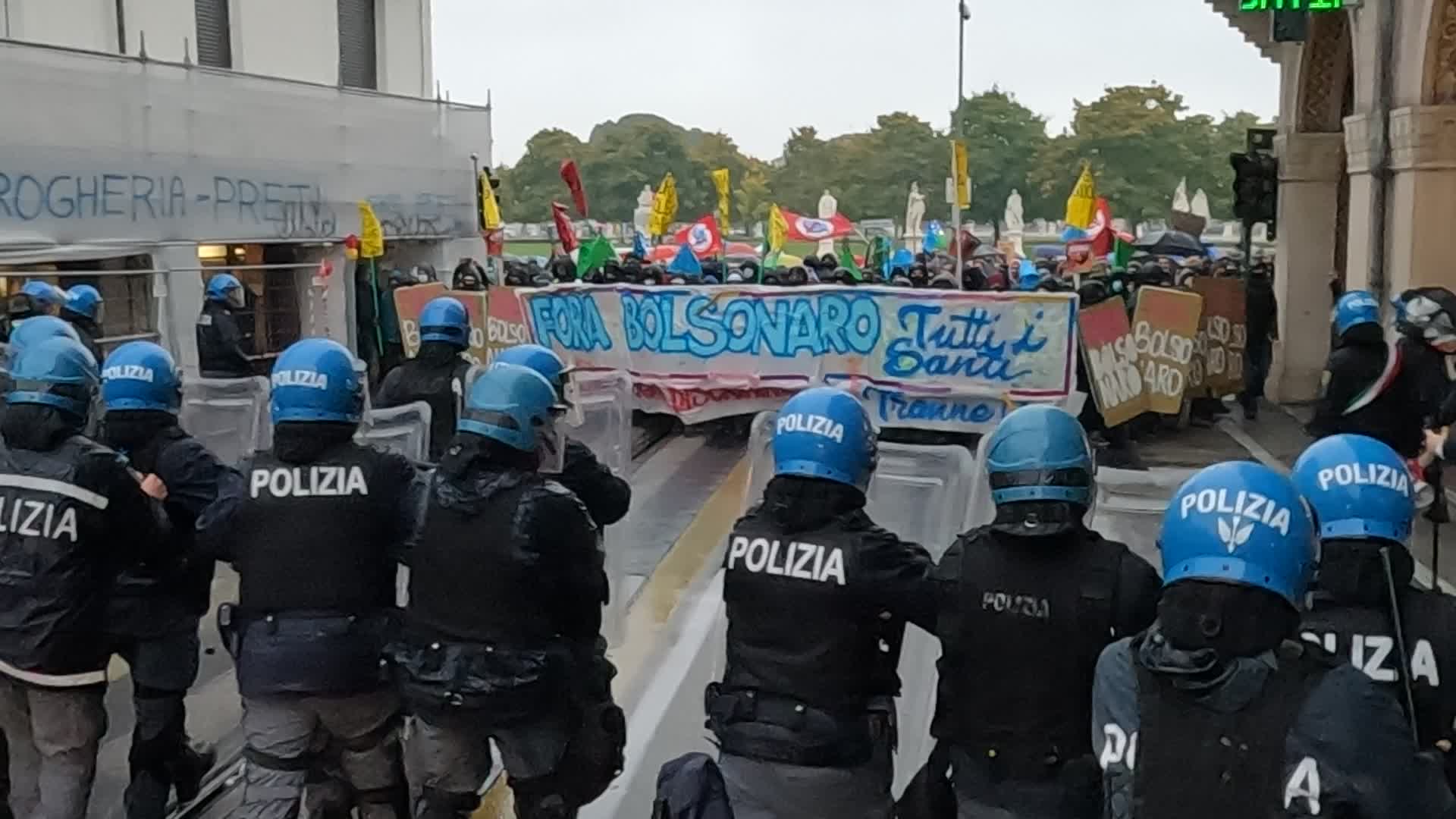 Clashes in the procession against Jair Bolsonaro