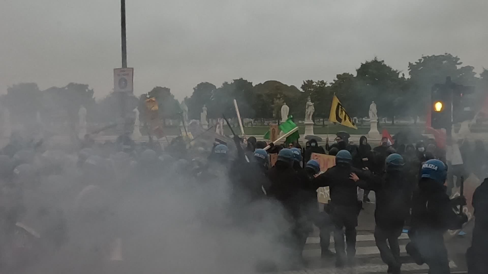 Clashes in the procession against Jair Bolsonaro