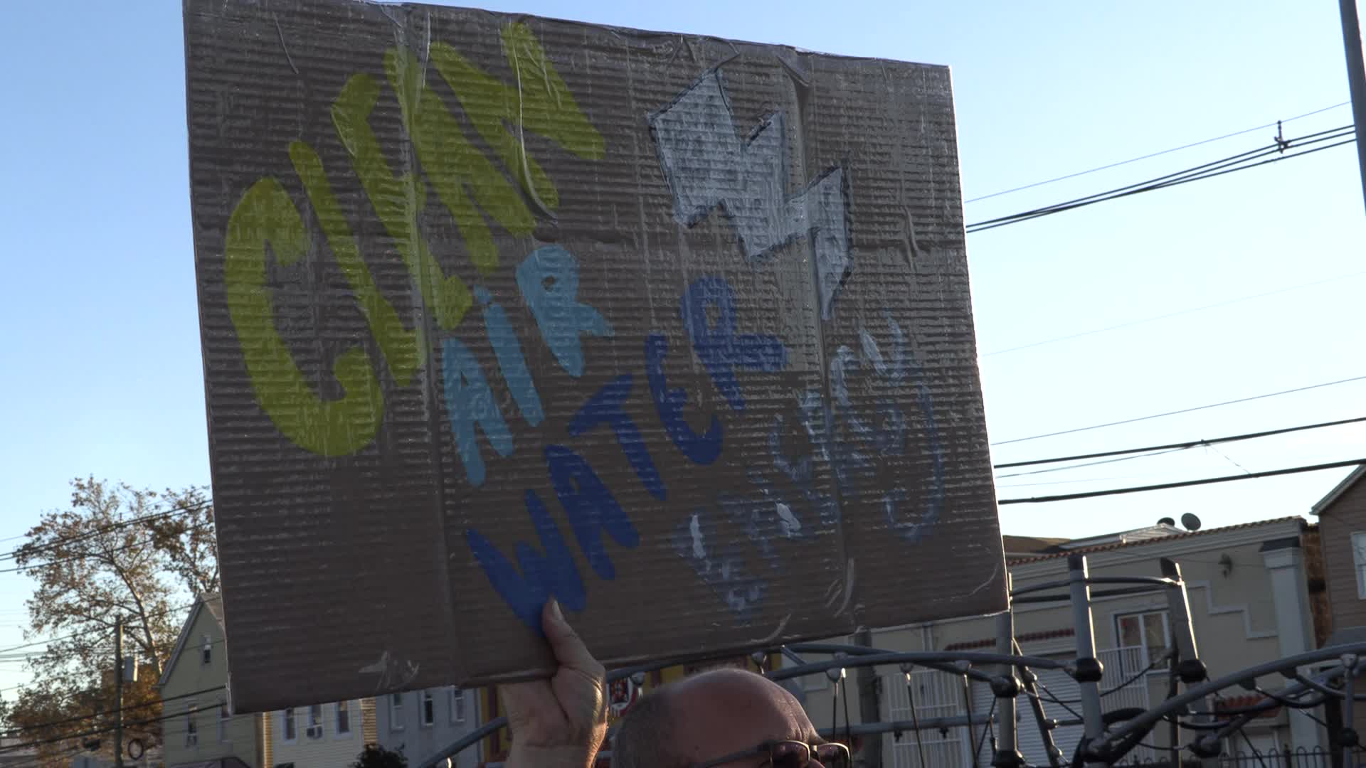 NJ: Newark residents protest new fracked gas power plant and call for clean air