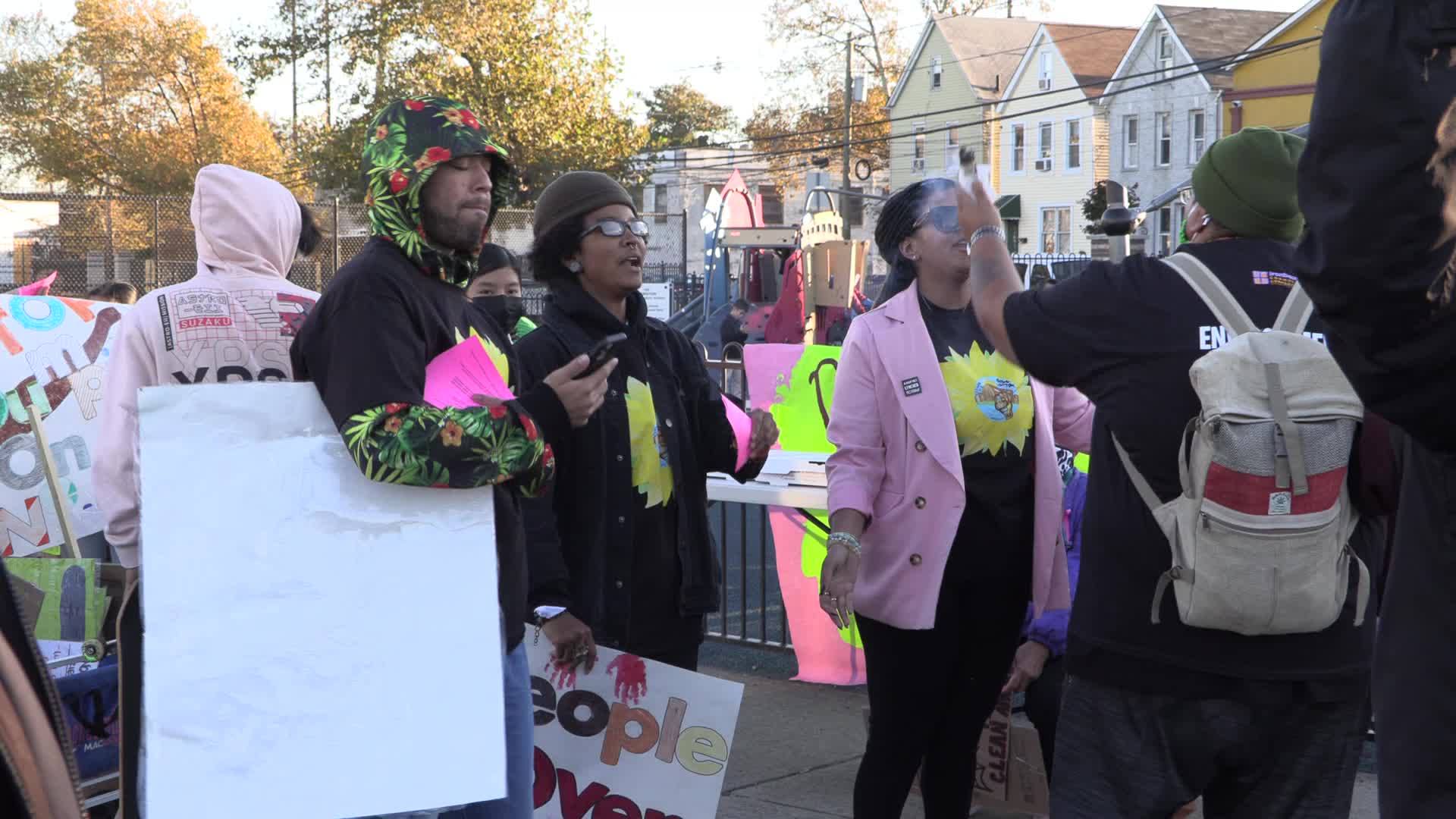 NJ: Newark residents protest new fracked gas power plant and call for clean air