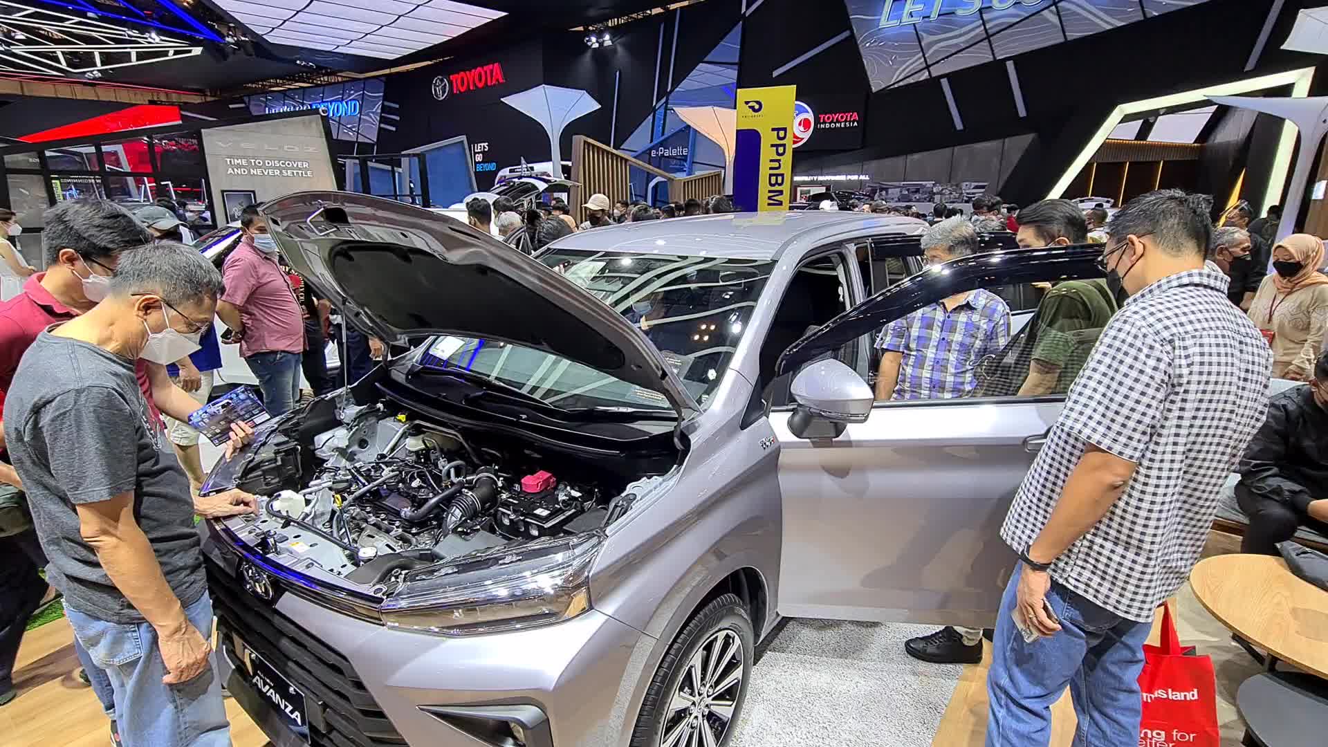 Indonesian Car Exhibition Amid The Covid-19 Pandemic