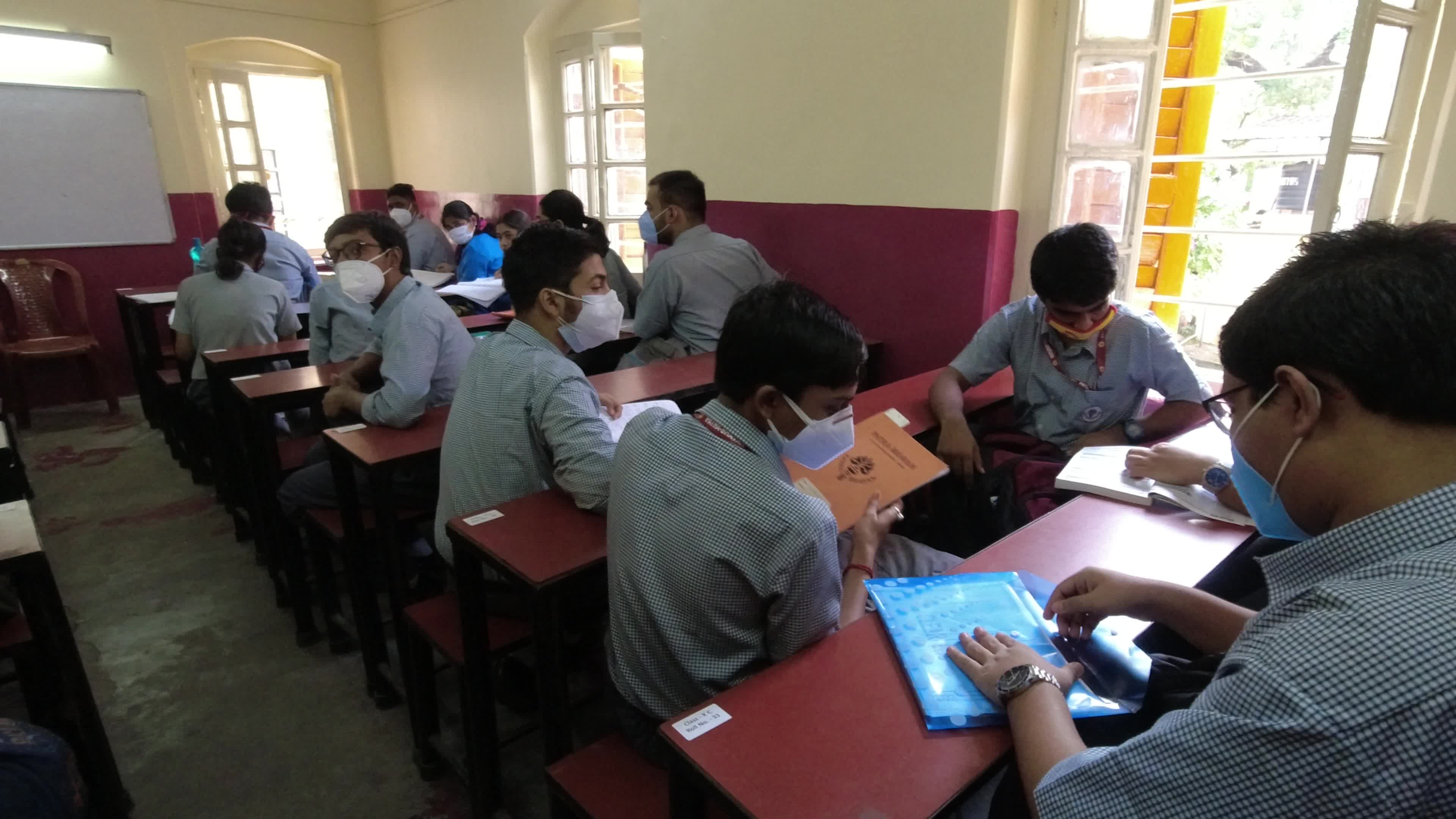 Schools reopen after 2 years in Kolkata .