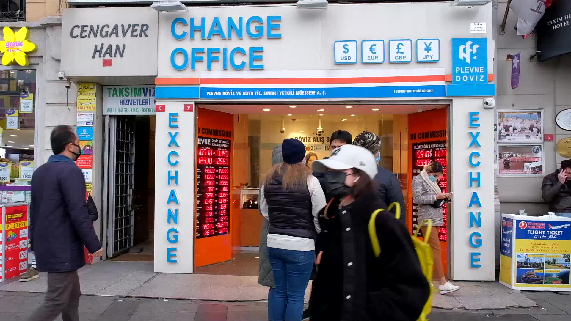 Turkish lira sets new record low
