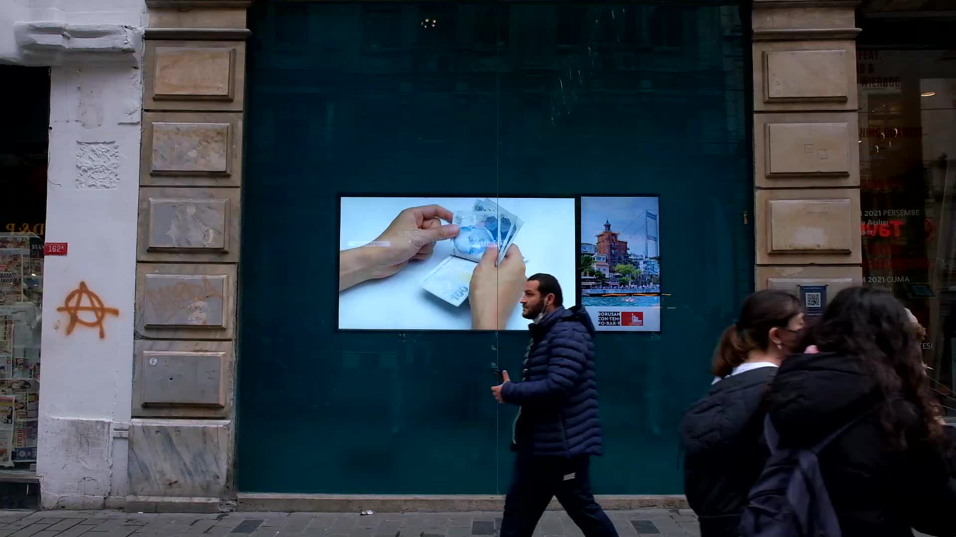 Turkish lira sets new record low