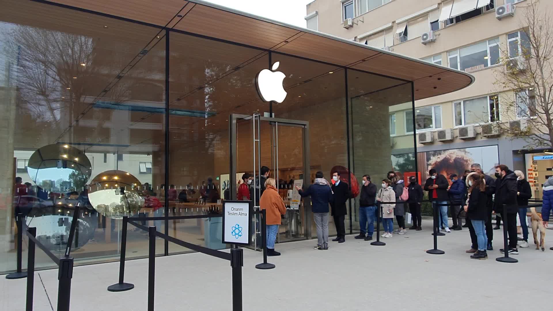 Apple Stops Online Sales In Turkey Due To Economic Crisis 