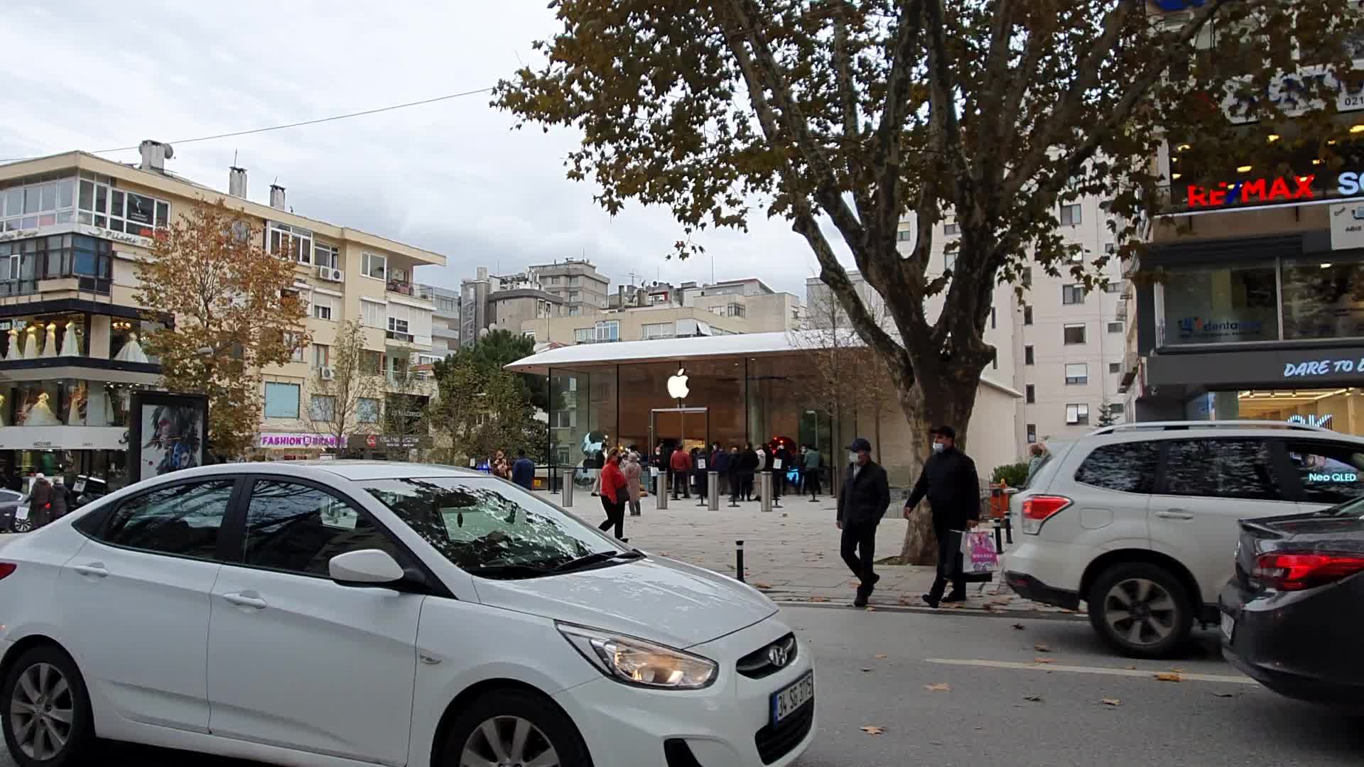 Apple Stops Online Sales In Turkey Due To Economic Crisis 