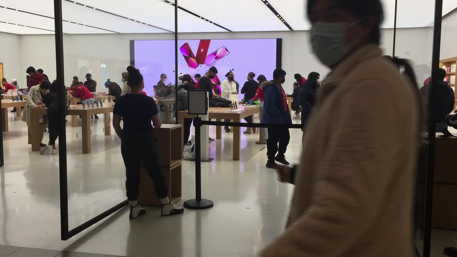 Apple iPhone 13 shortage in Canada