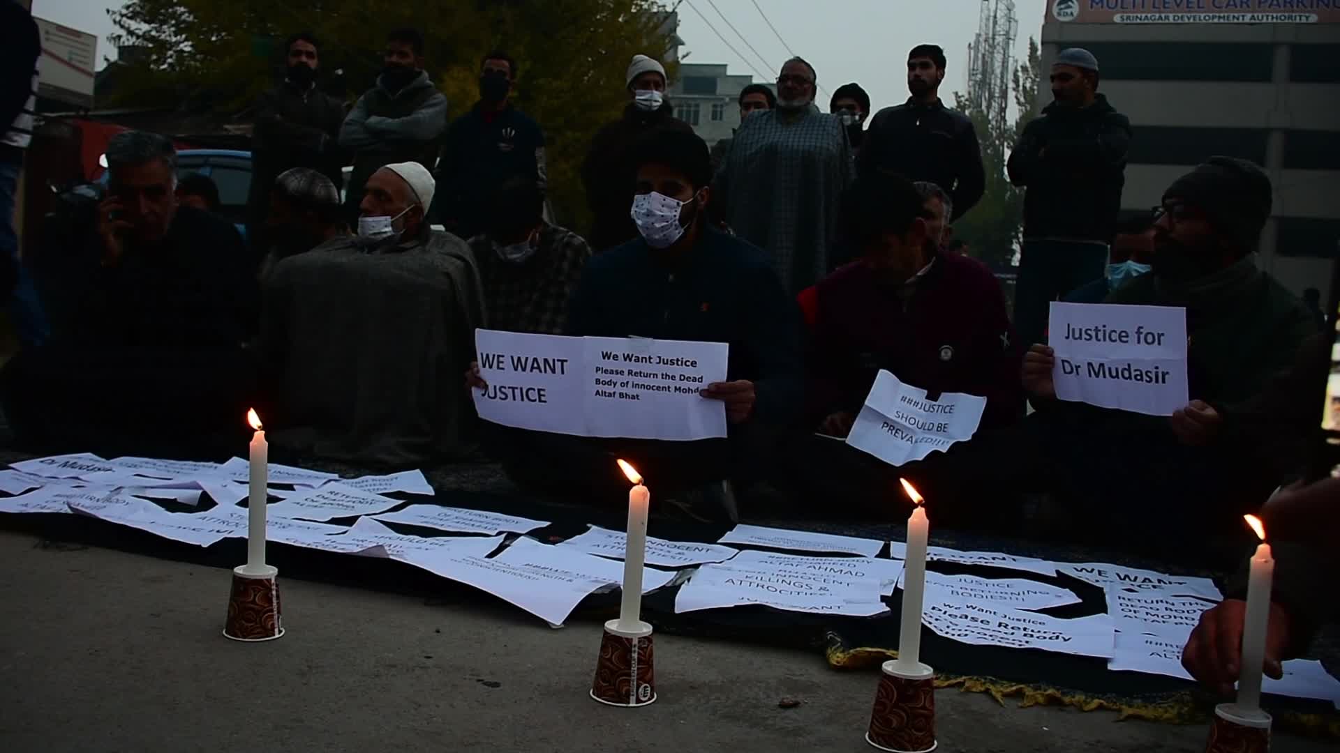Hyderpora Encounter: Families Of Slain Stage Protests, Demand Mortal Remains
