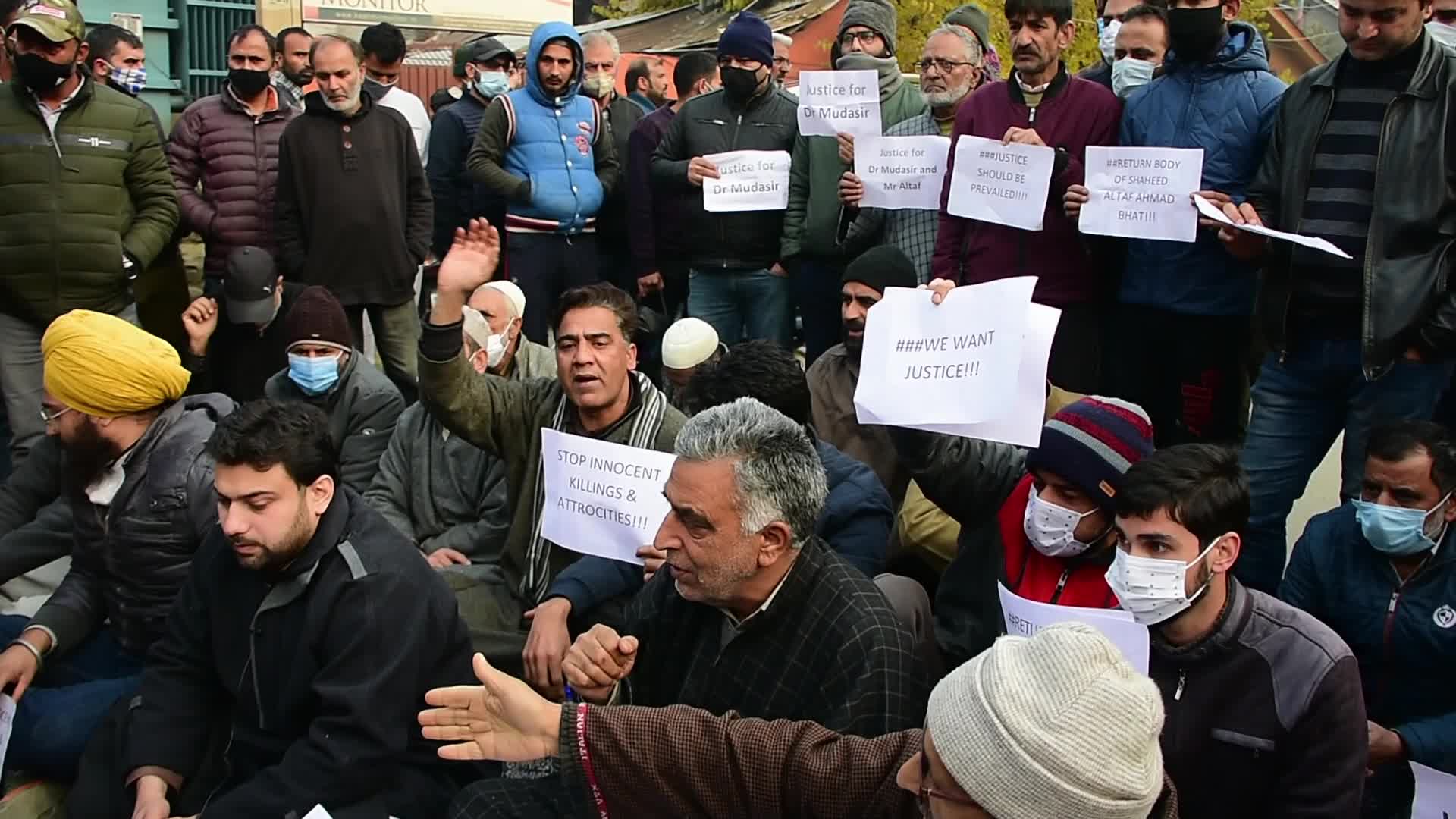 Hyderpora Encounter: Families Of Slain Stage Protests, Demand Mortal Remains