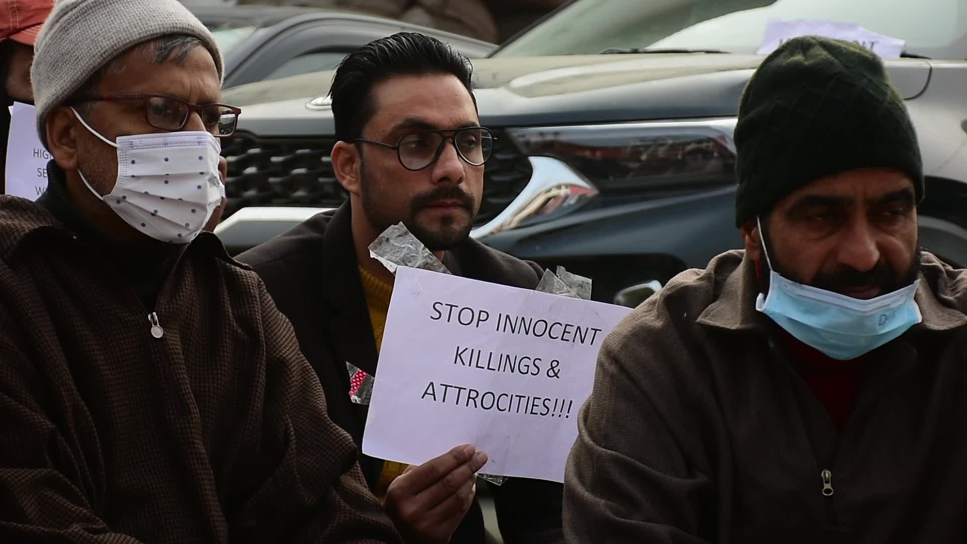 Hyderpora Encounter: Families Of Slain Stage Protests, Demand Mortal Remains