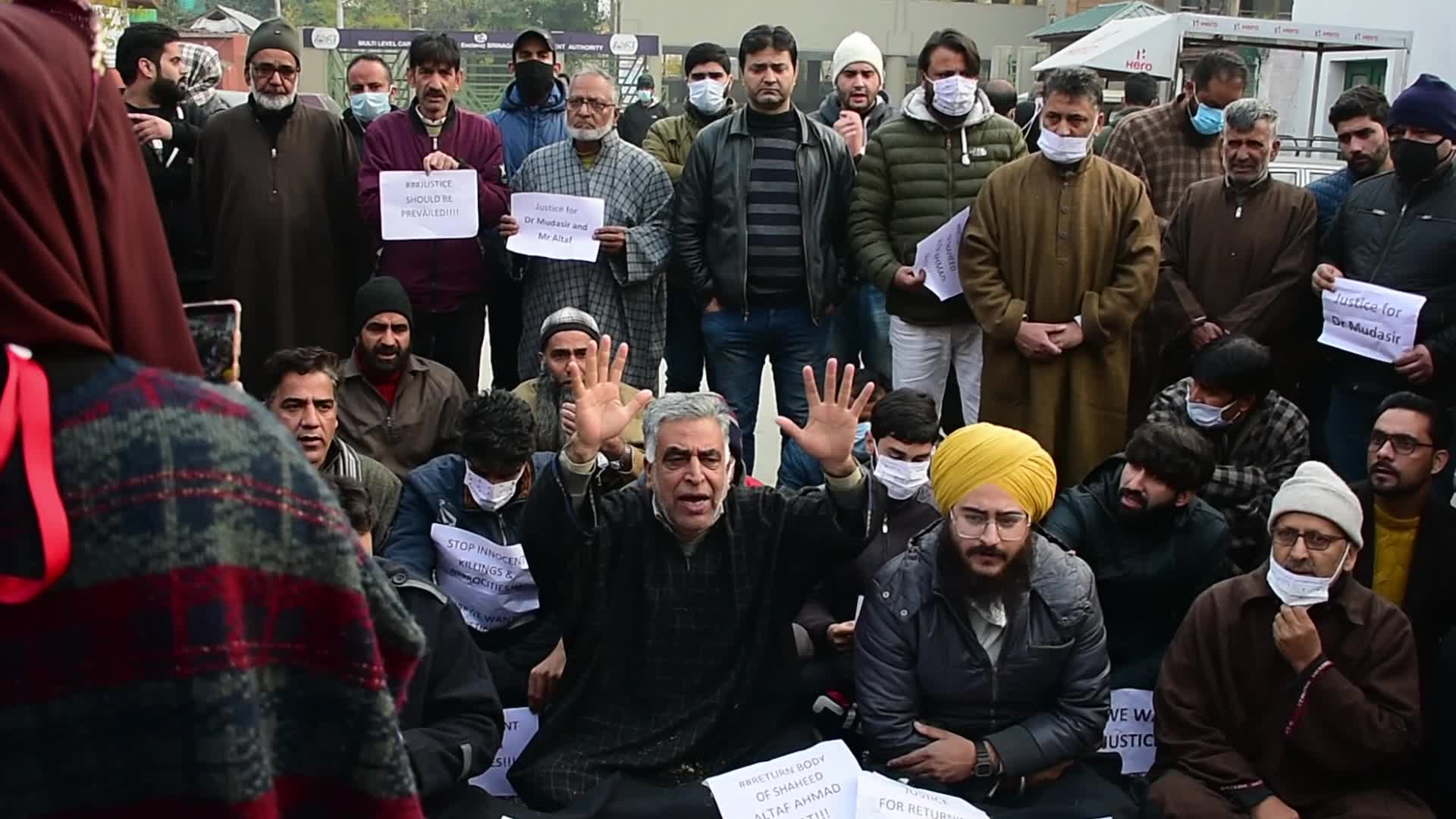Hyderpora Encounter: Families Of Slain Stage Protests, Demand Mortal Remains