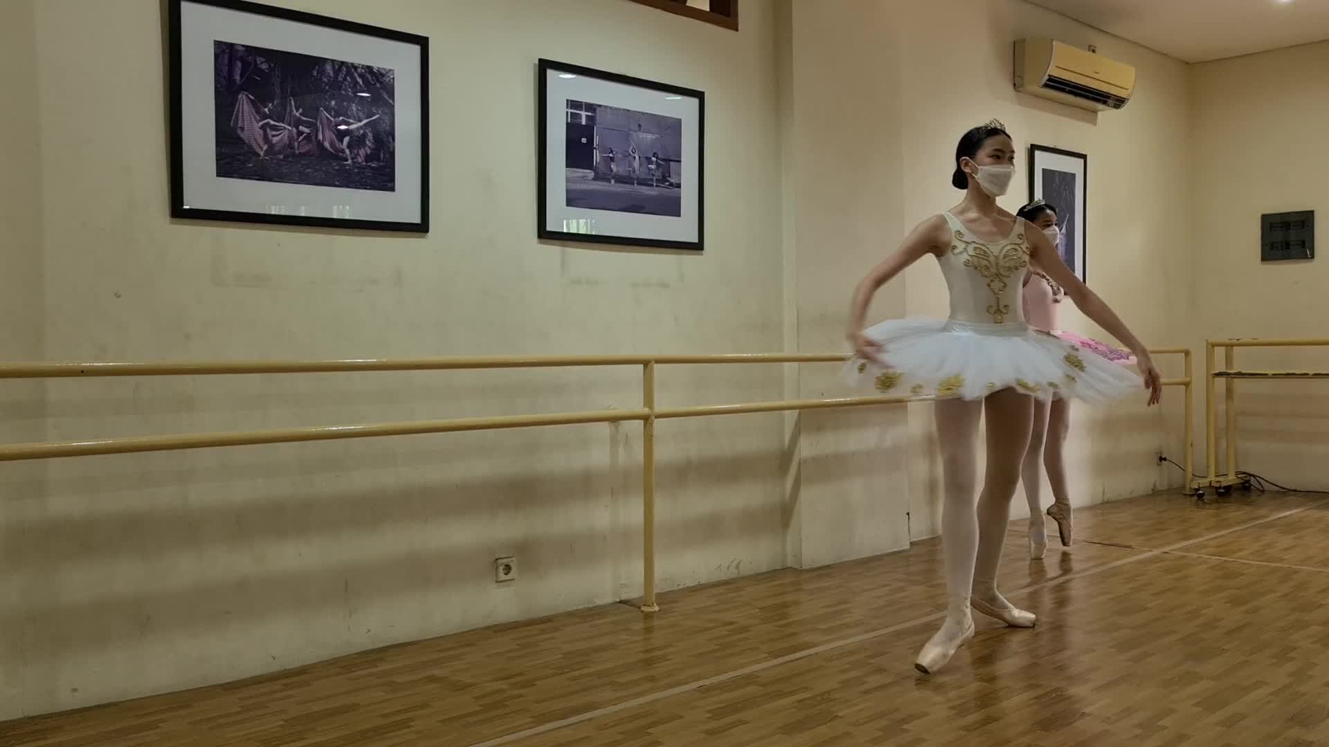 Ballet Practice in Indonesia amid the Covid-19 pandemic